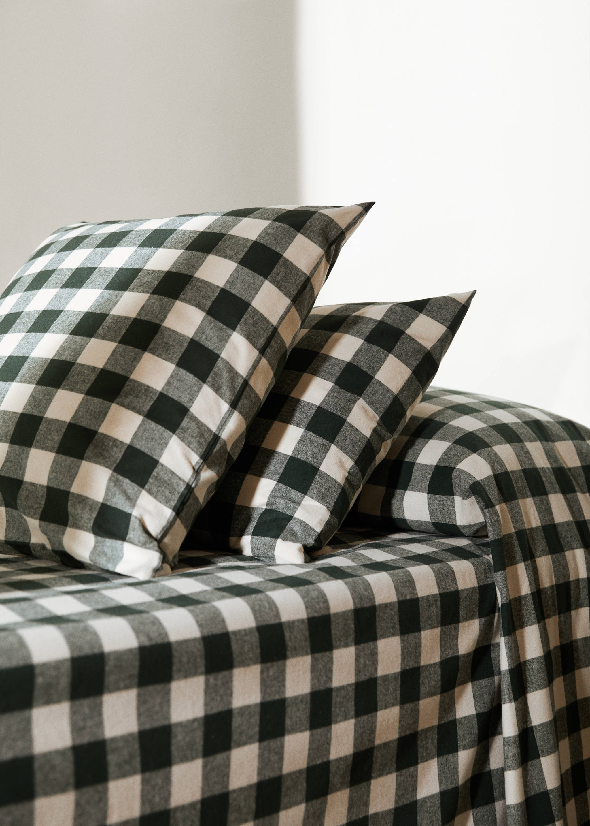 Checked design flannel pillow case 60x60cm (Pack of 2) - General plane