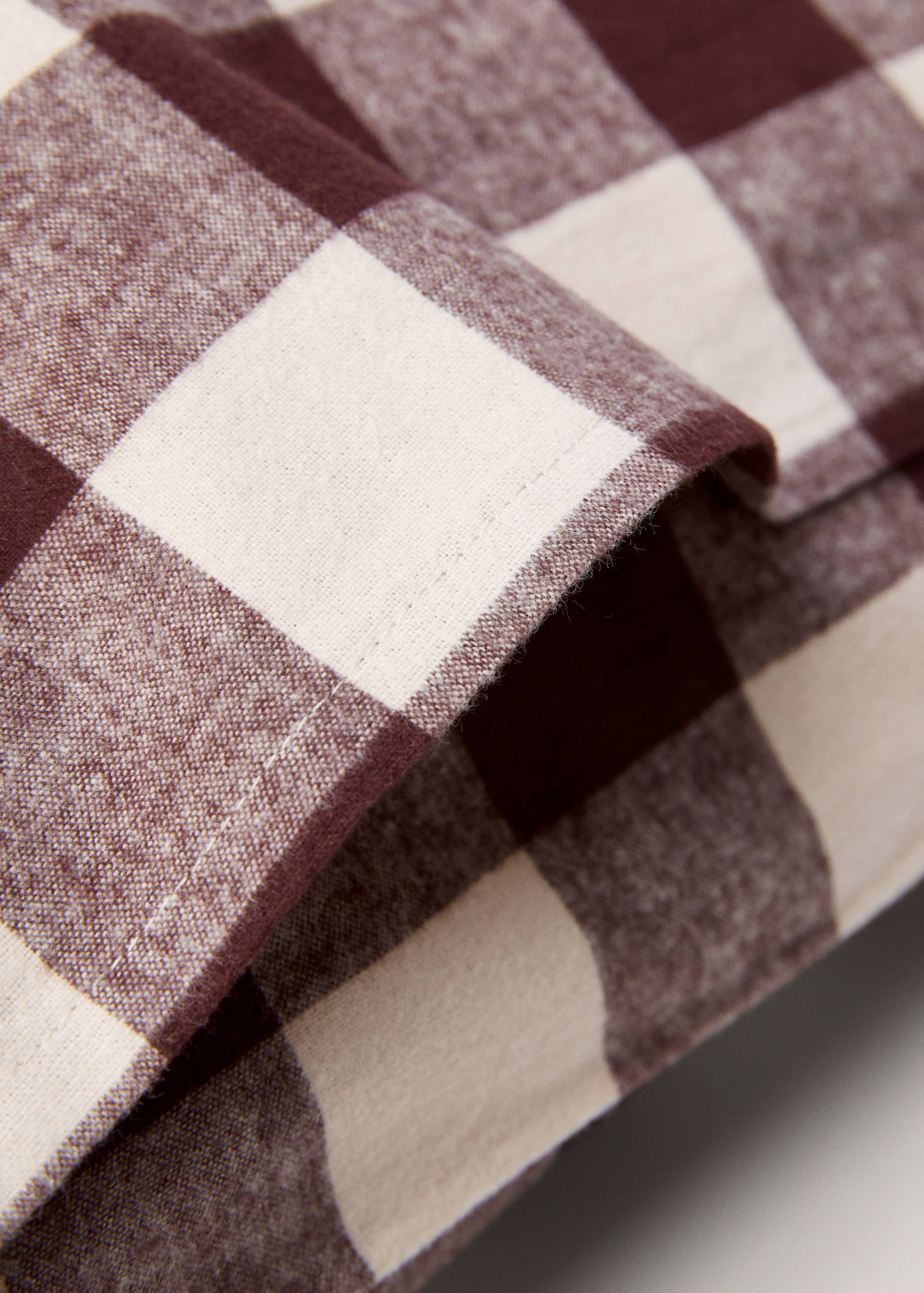 Checked design flannel pillow case 60x60cm (Pack of 2) - Details of the article 1