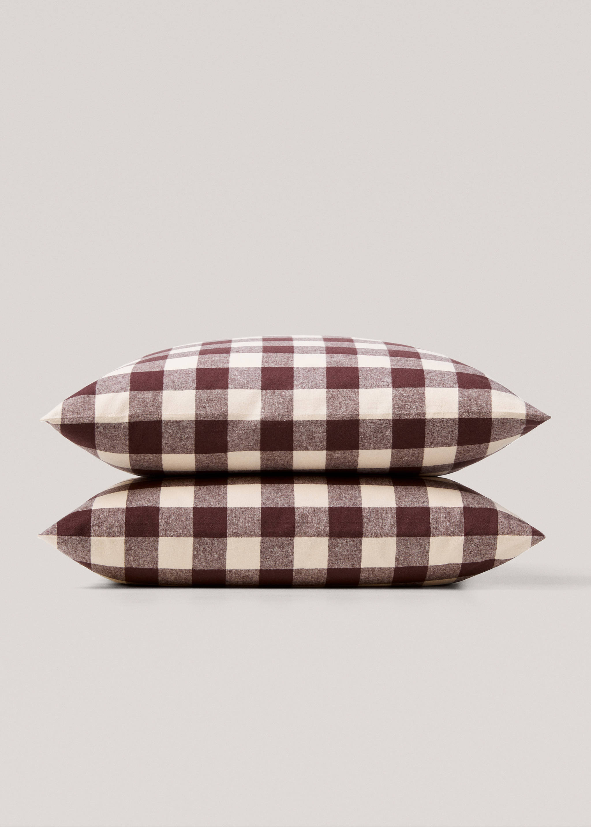 Checked design flannel pillow case 60x60cm (Pack of 2) - Details of the article 2
