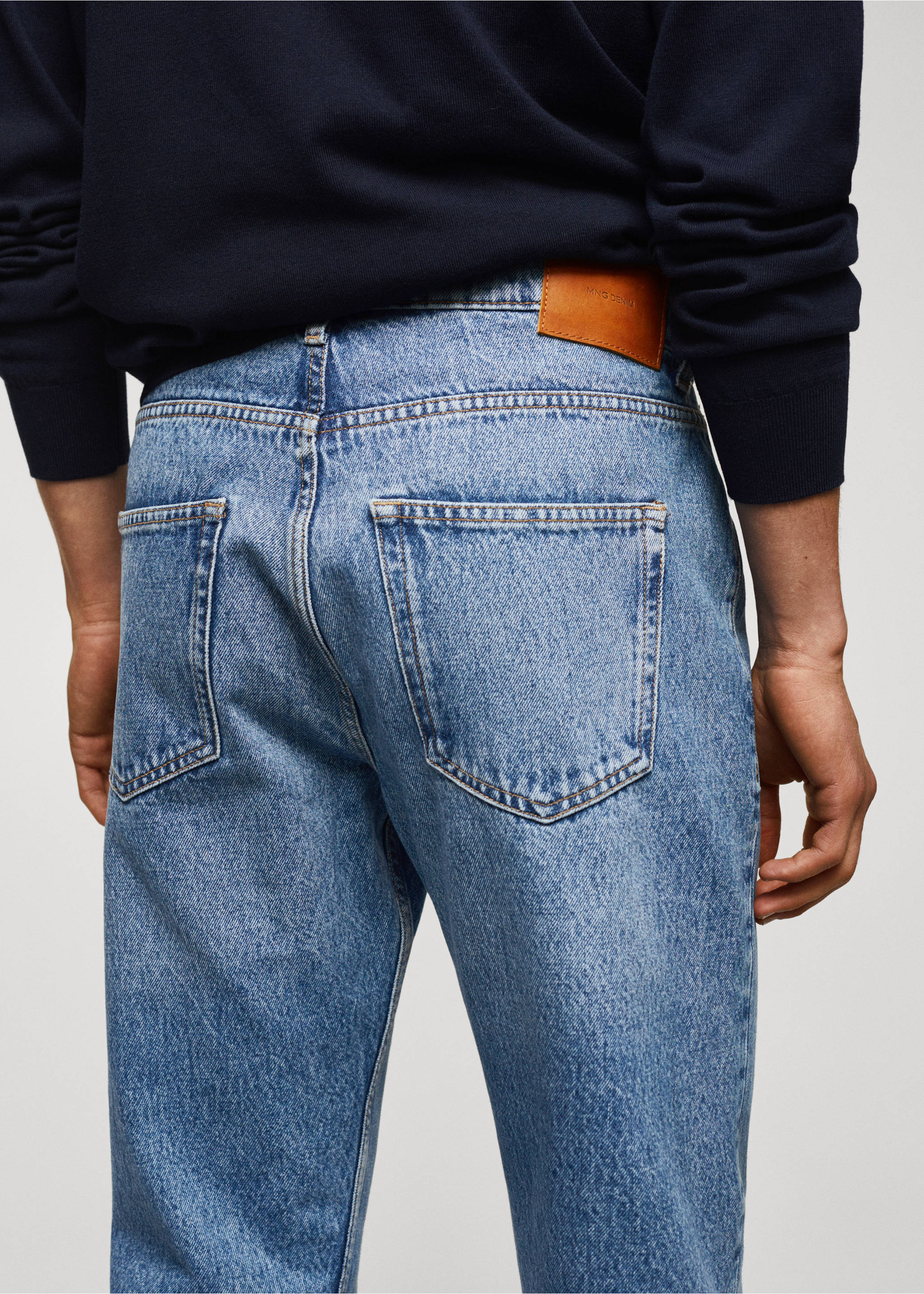 Bob straight-fit jeans - Details of the article 4, Medium Blue. Ref: 57024393-00.