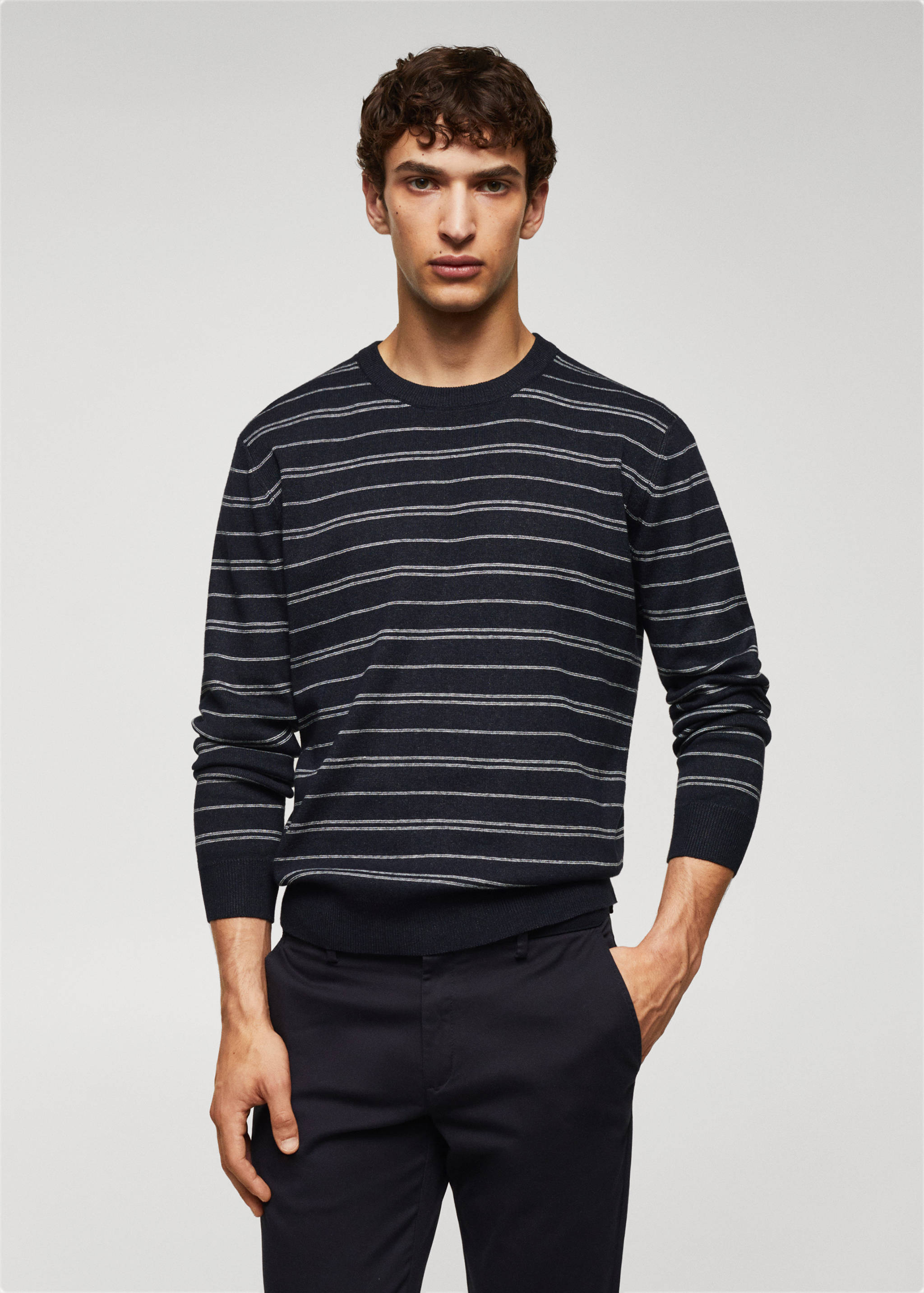 Striped fine-knit sweater - Medium plane
