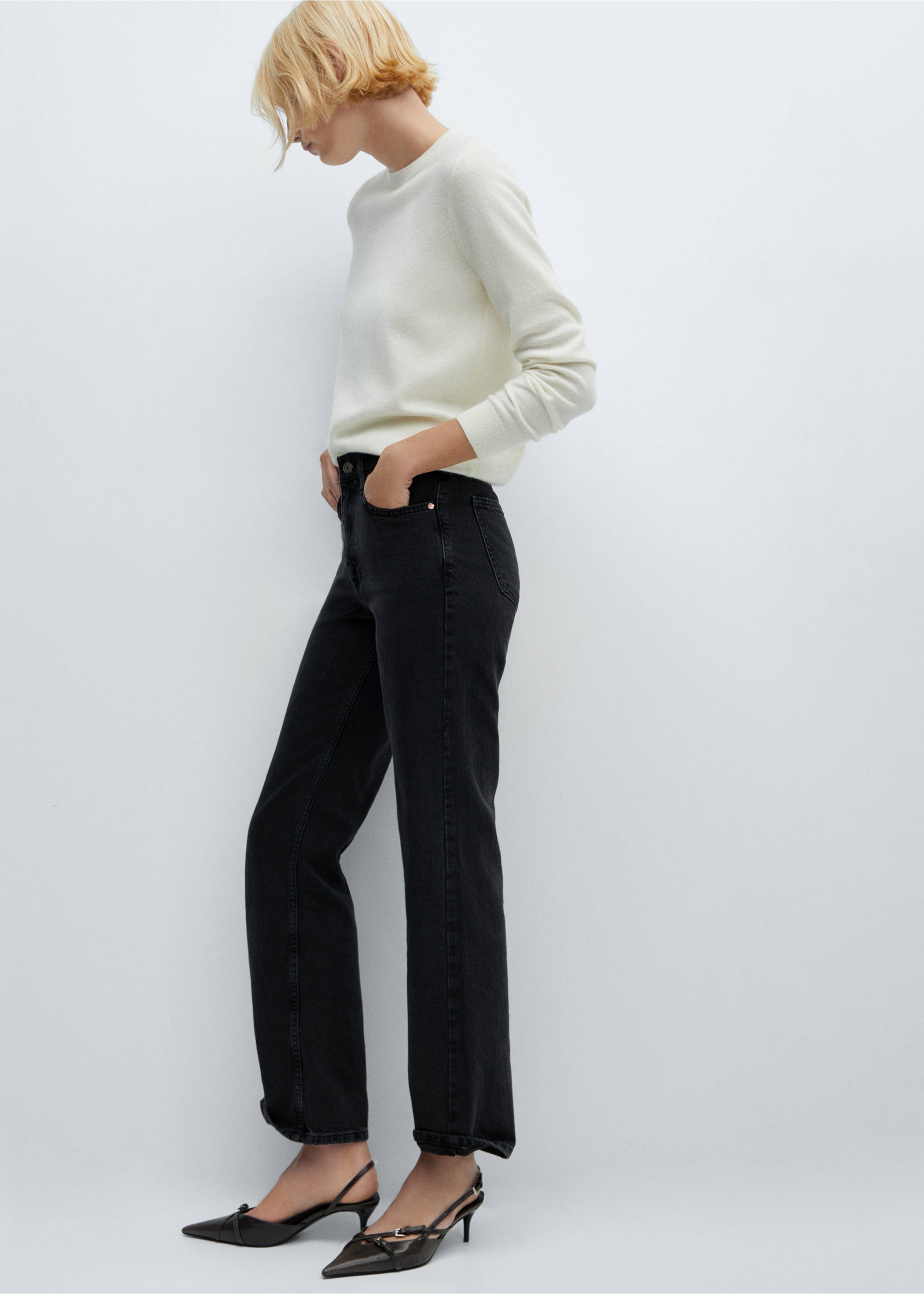 Jean droit taille normale - Détail de l'article 2, Black denim. Ref: 57024405-00.