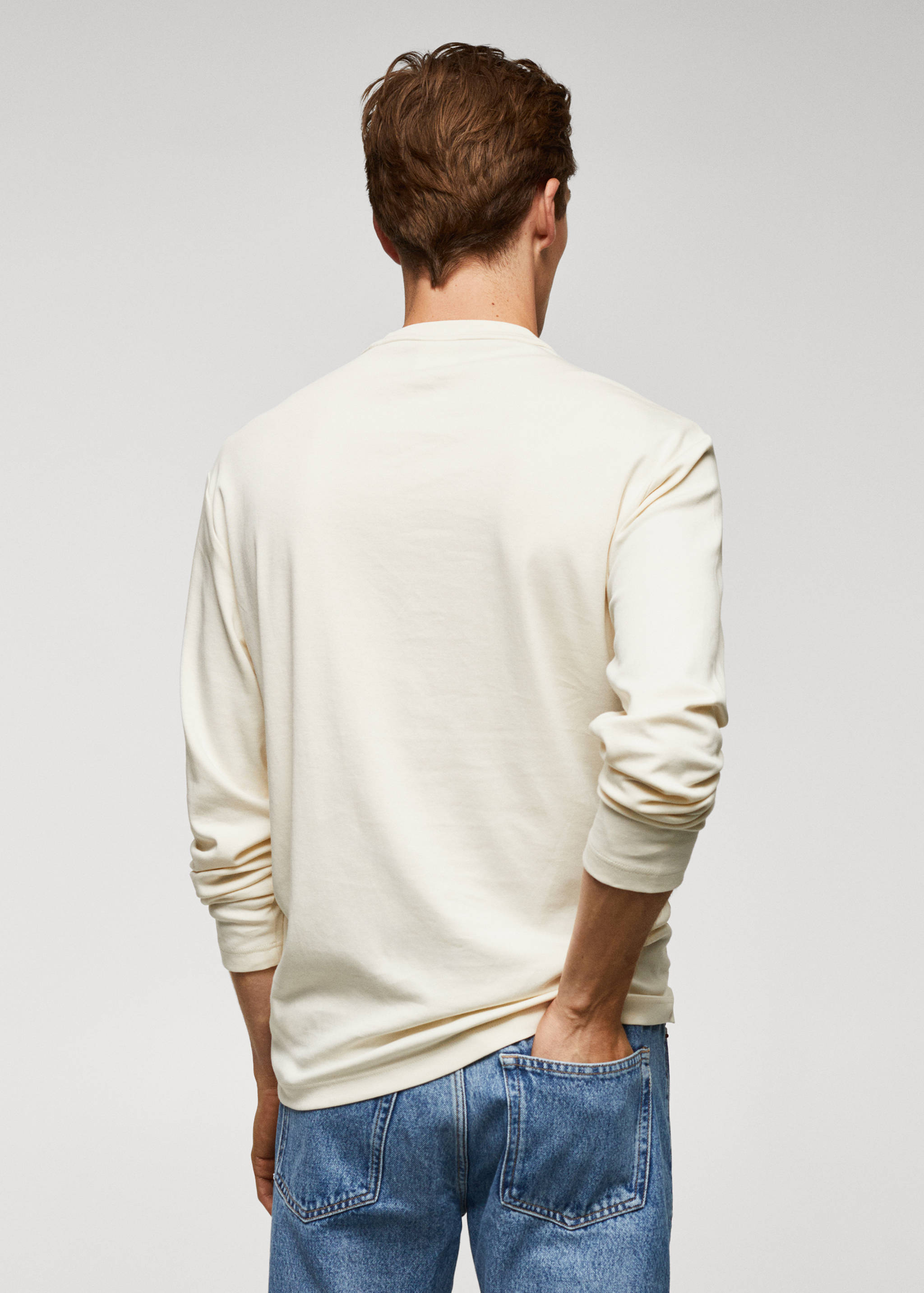 100% cotton long-sleeved t-shirt - Reverse of the article