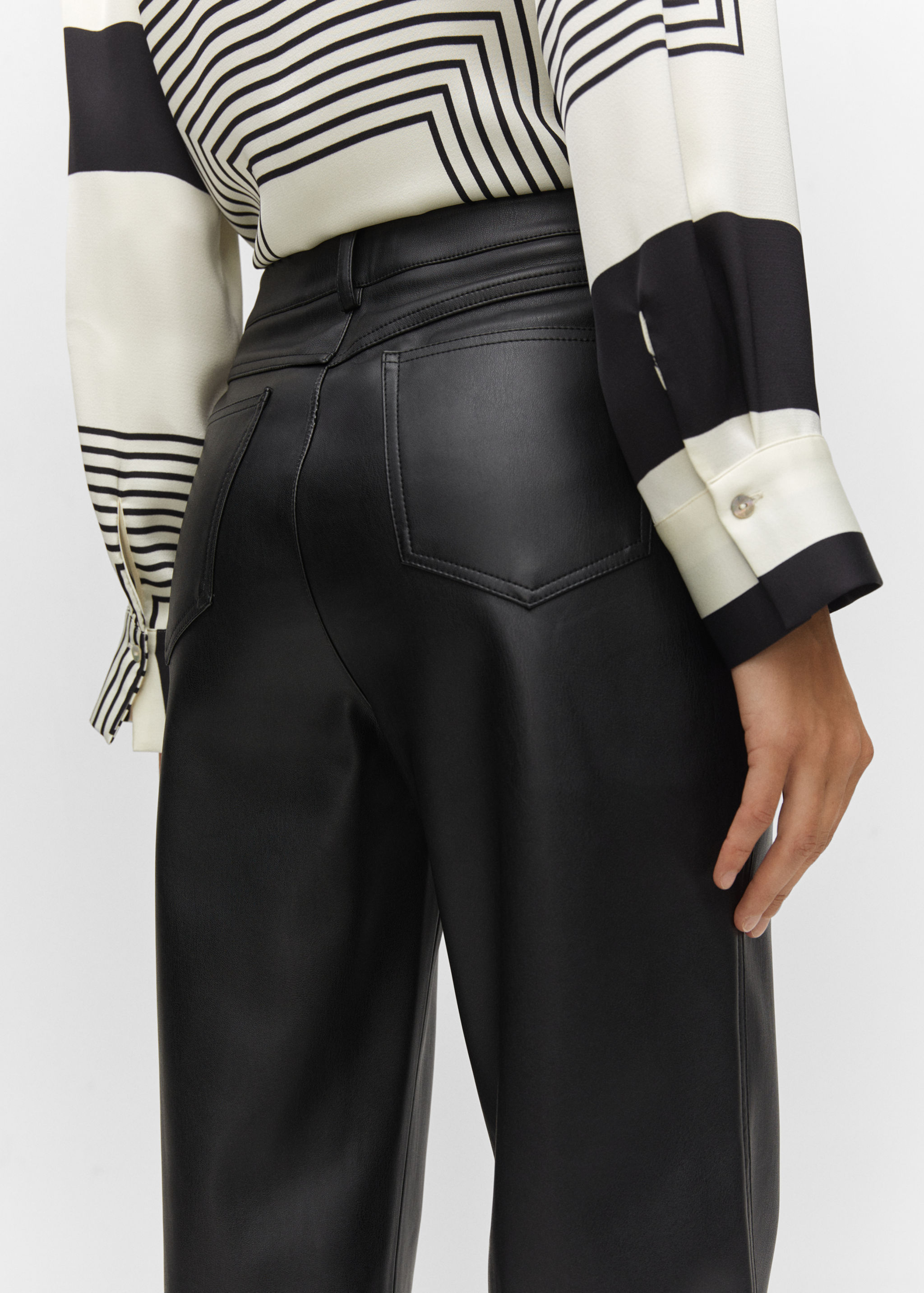 Leather-effect straight trousers - Details of the article 6