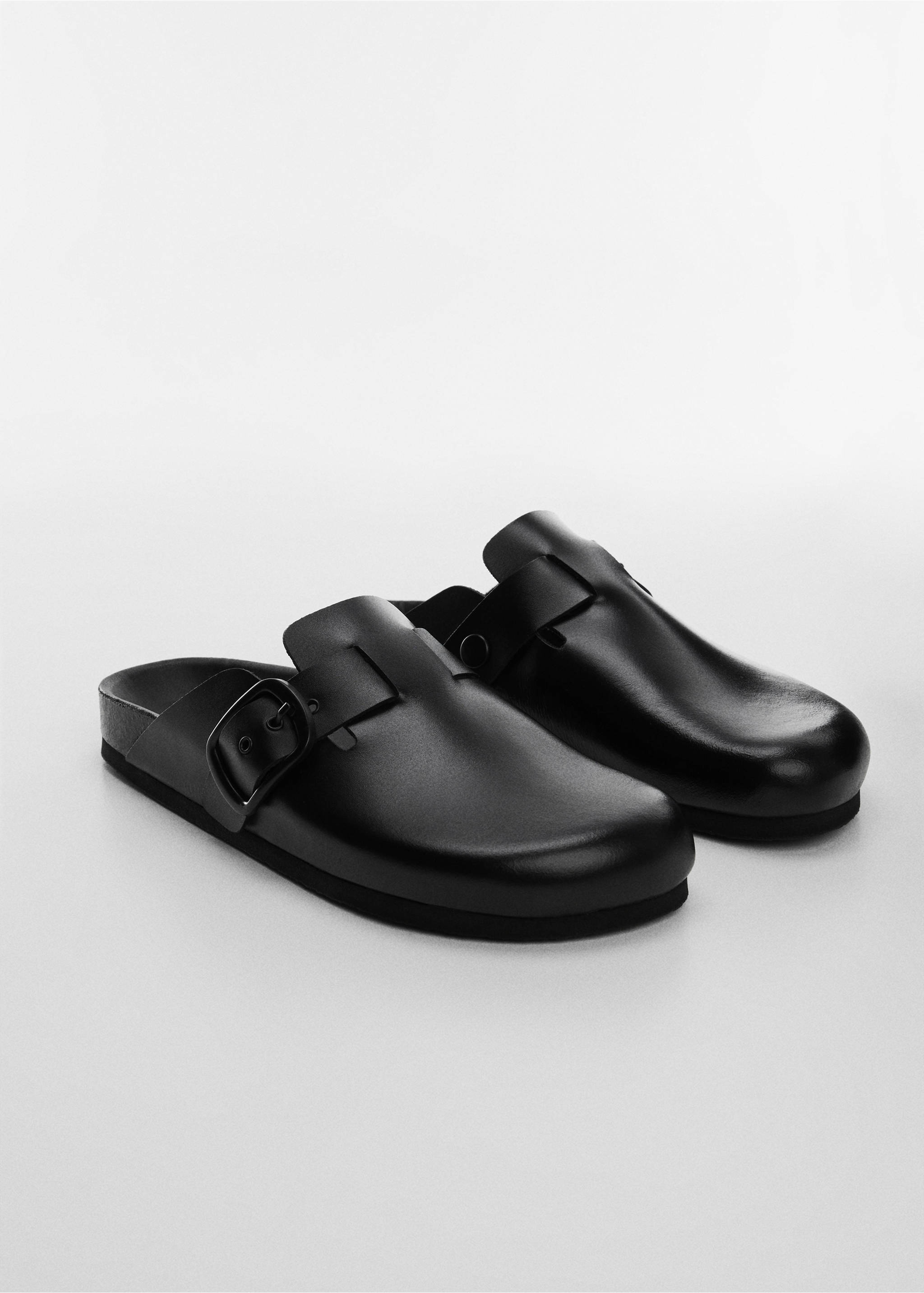 Leather clogs with buckle - Medium plane, Black. Ref: 57024421-00.