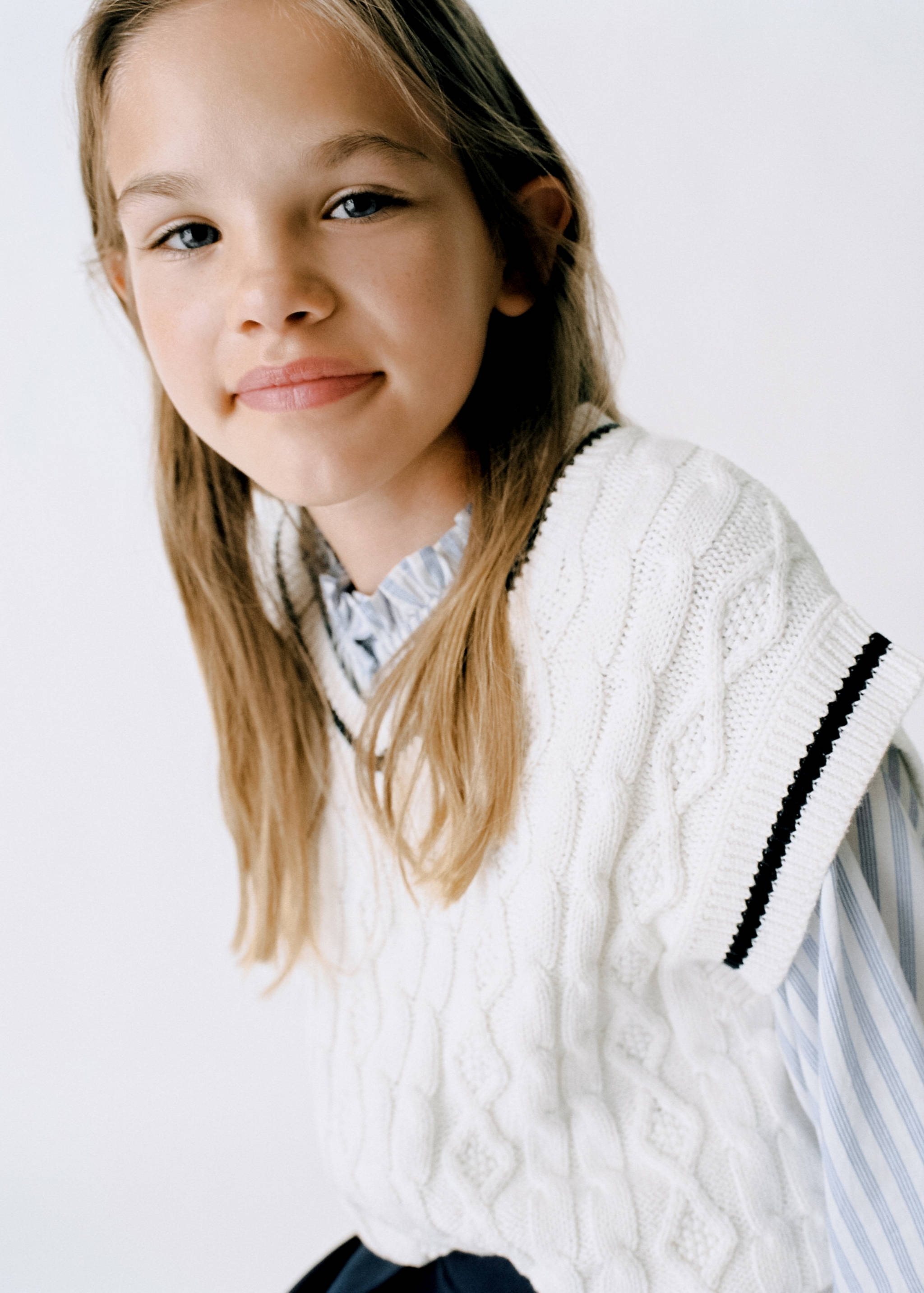 Knitted cotton gilet - General plane