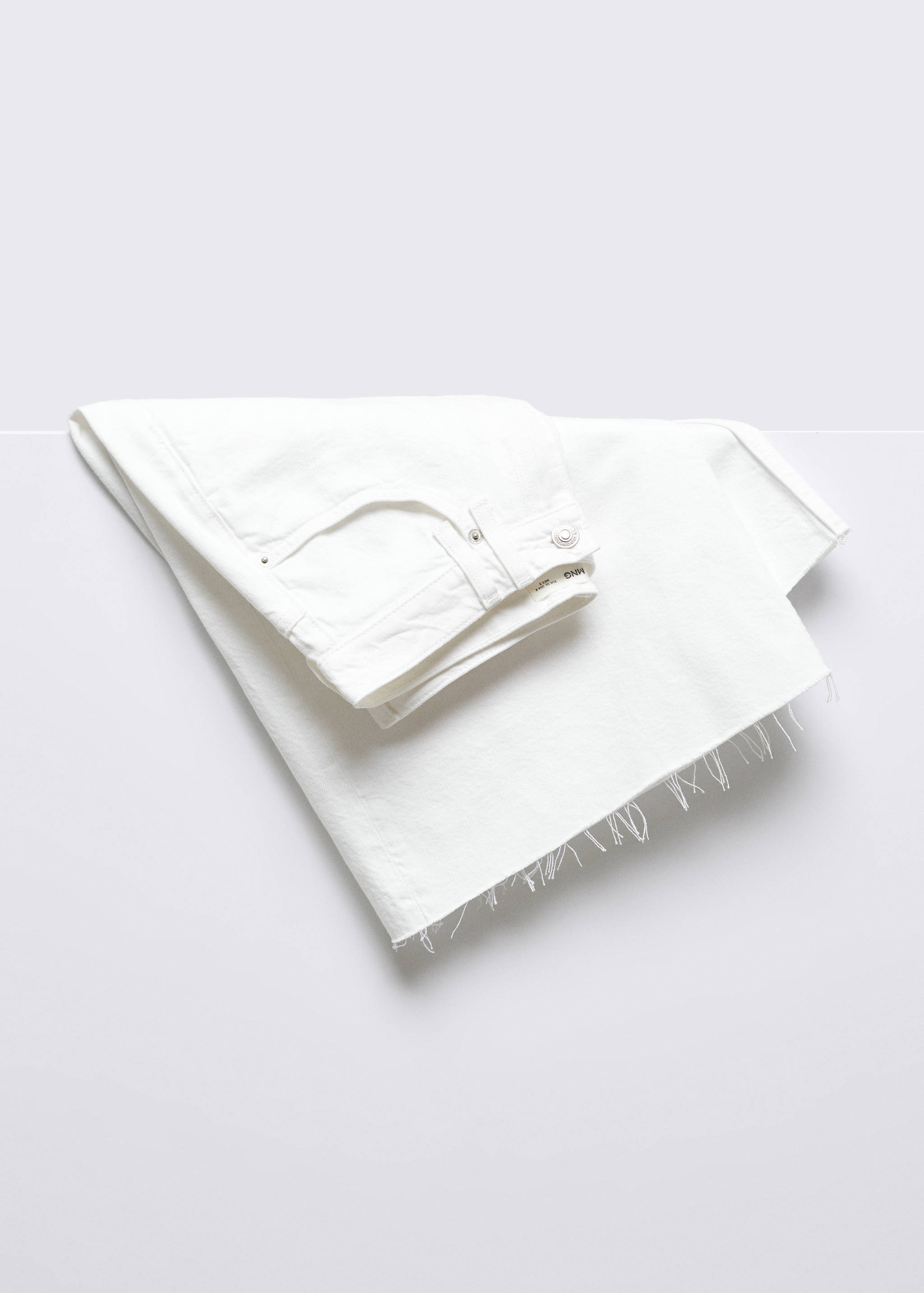 Denim bermuda shorts with frayed hem - Details of the article 8