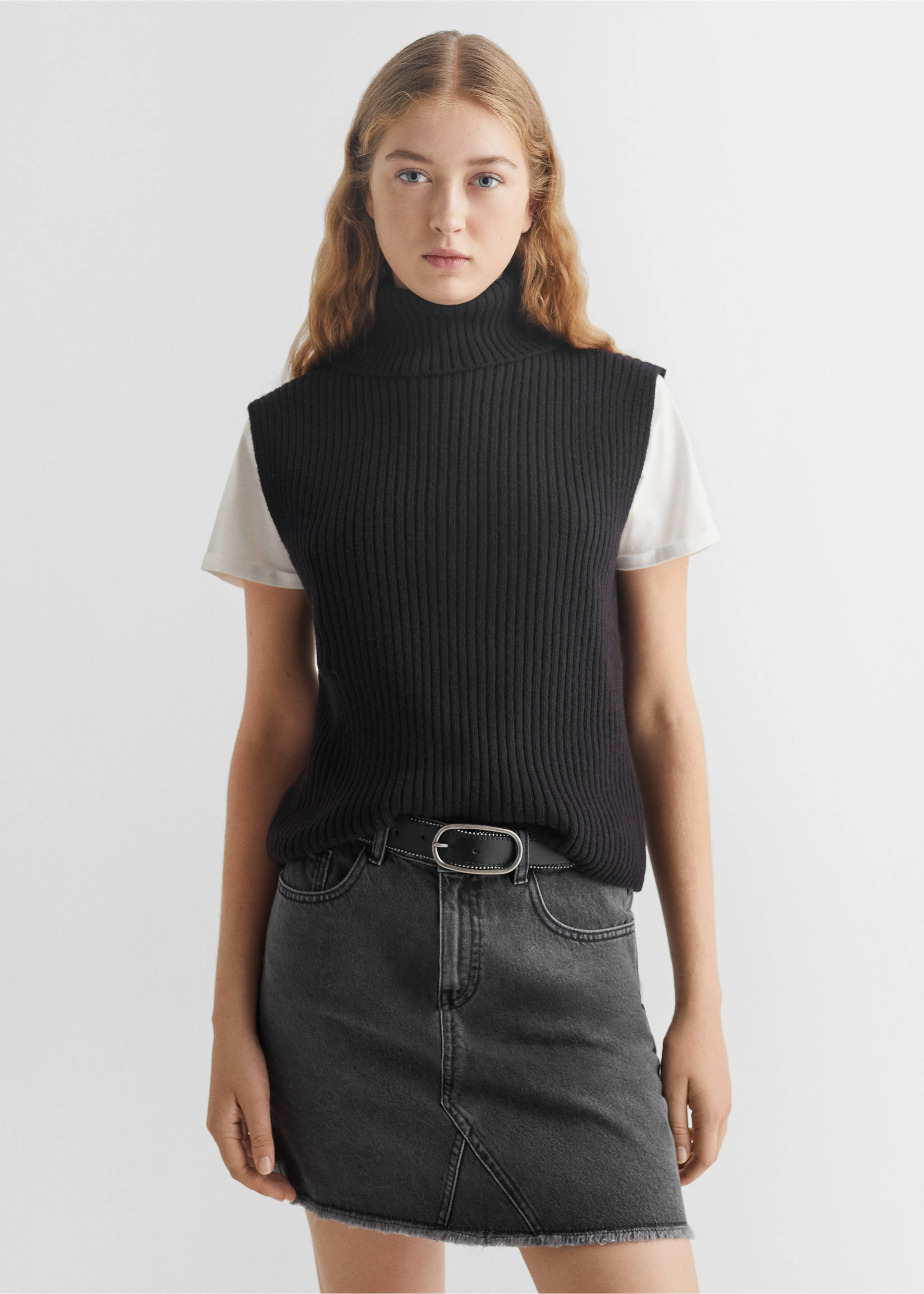 Chunky-knit gilet - Medium plane, Black. Ref: 57024760-00.