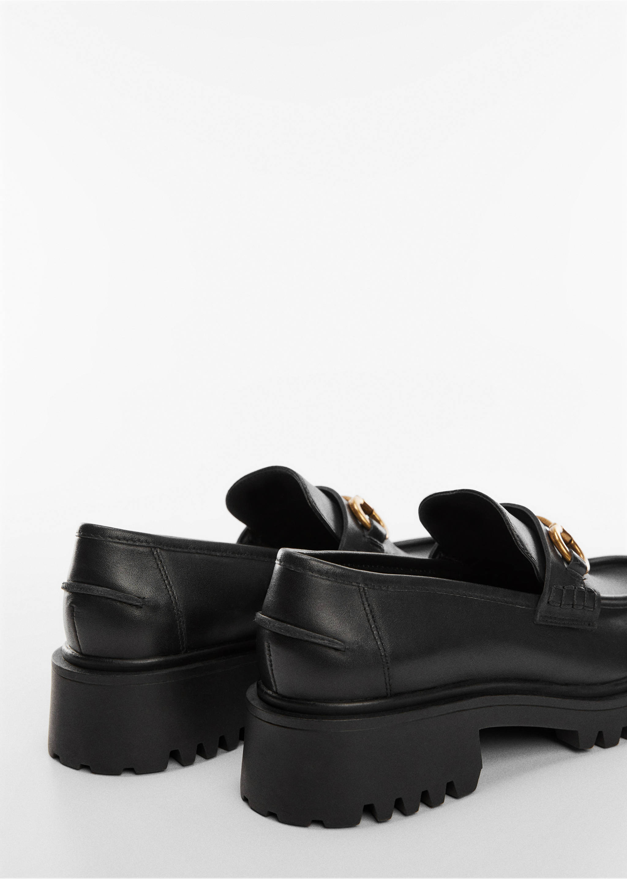 Leather moccasin with track sole - Details of the article 2, Black. Ref: 57024779-00.