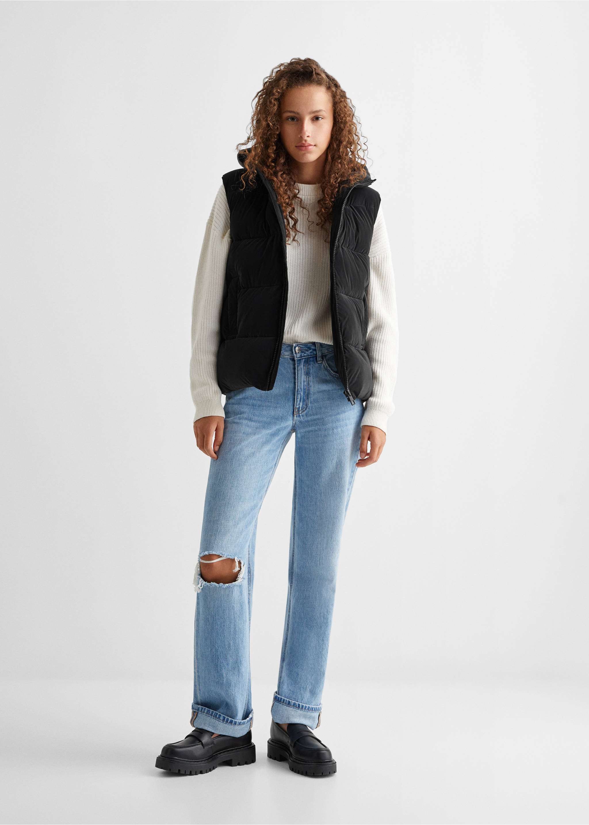 Quilted gilet with hood - General plane, Black. Ref: 57025135-00.