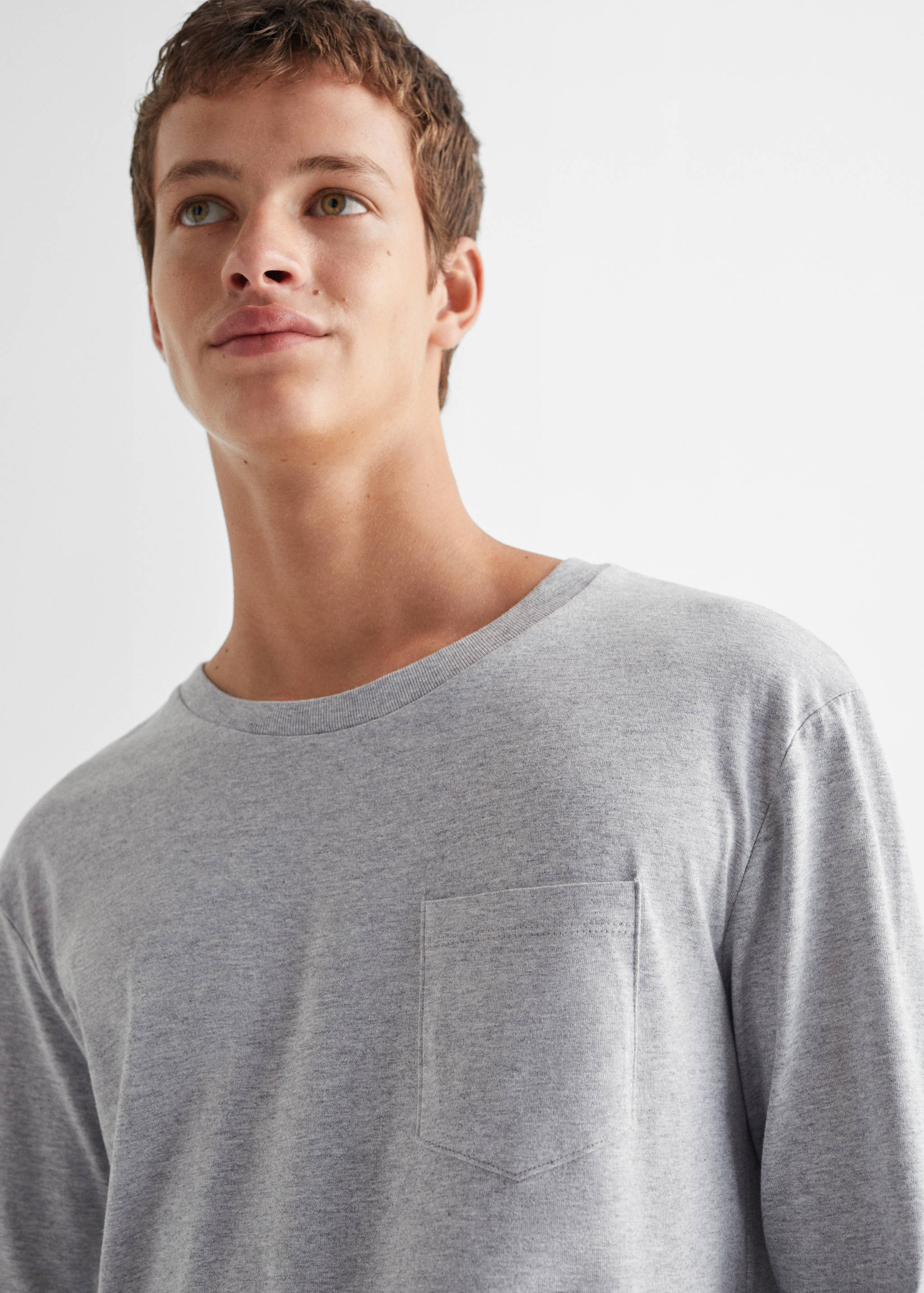 Zweiteiliger langer Schlafanzug mit Karomuster - Detail des Artikels 1