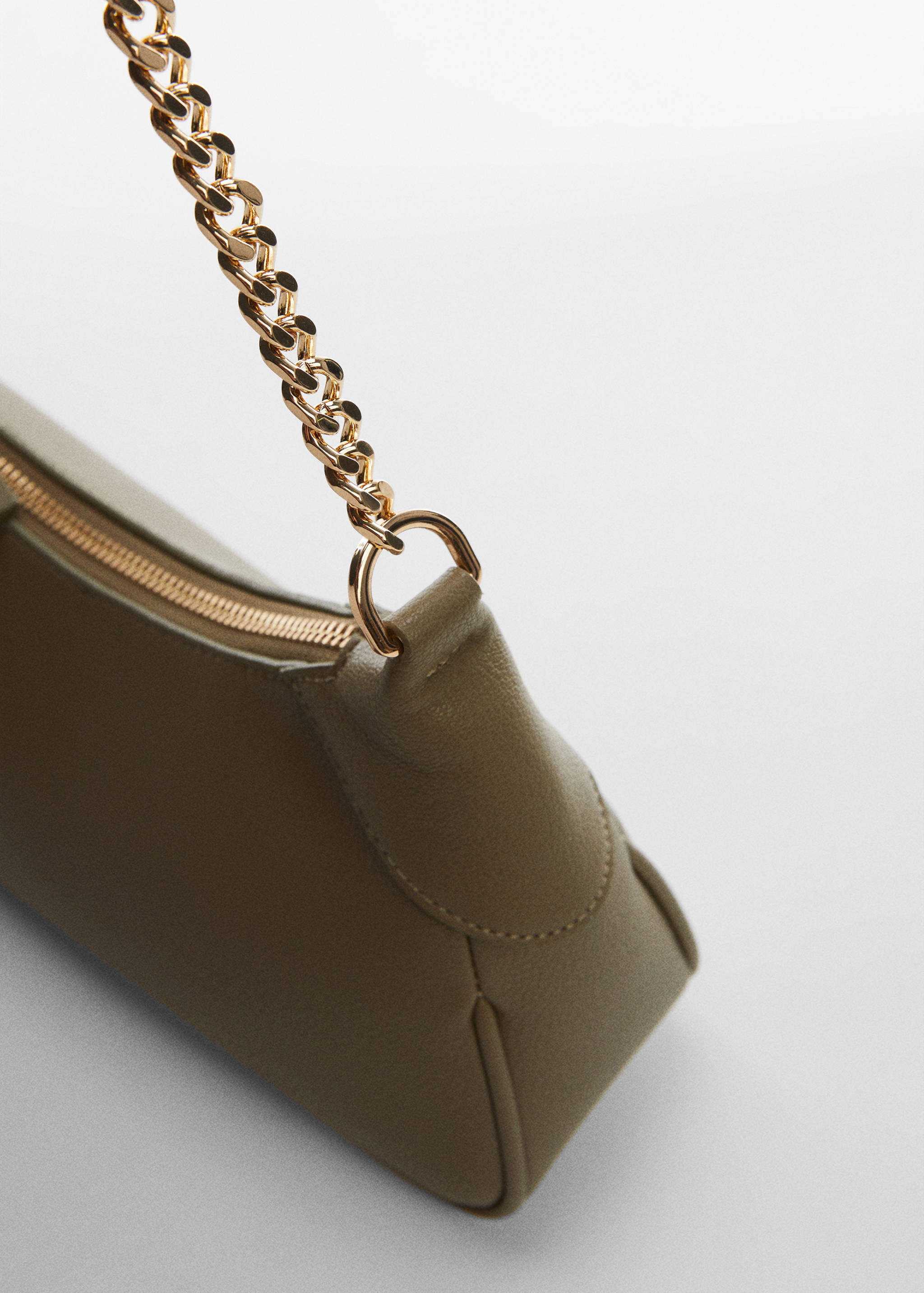 Crossbody bag with chain - Details of the article 1