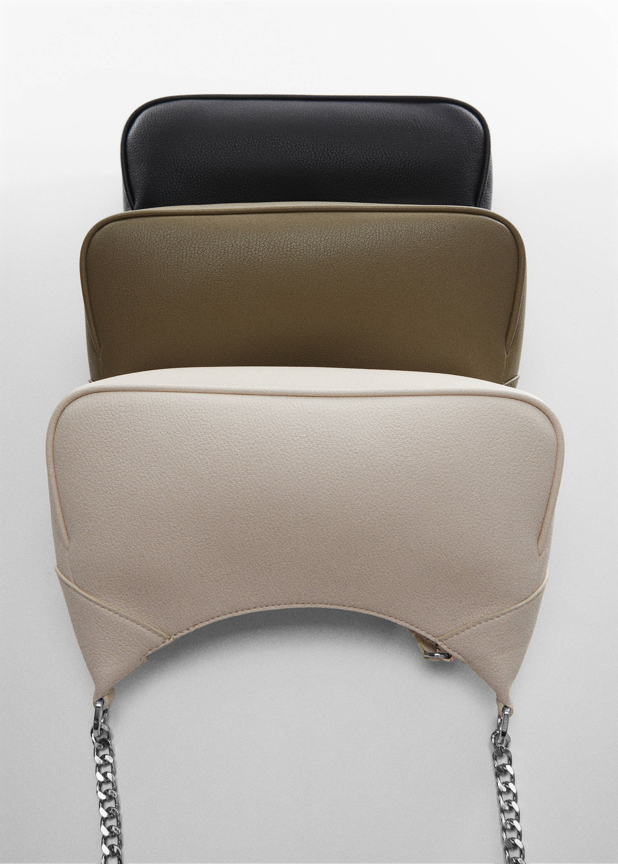 Crossbody bag with chain - Details of the article 5