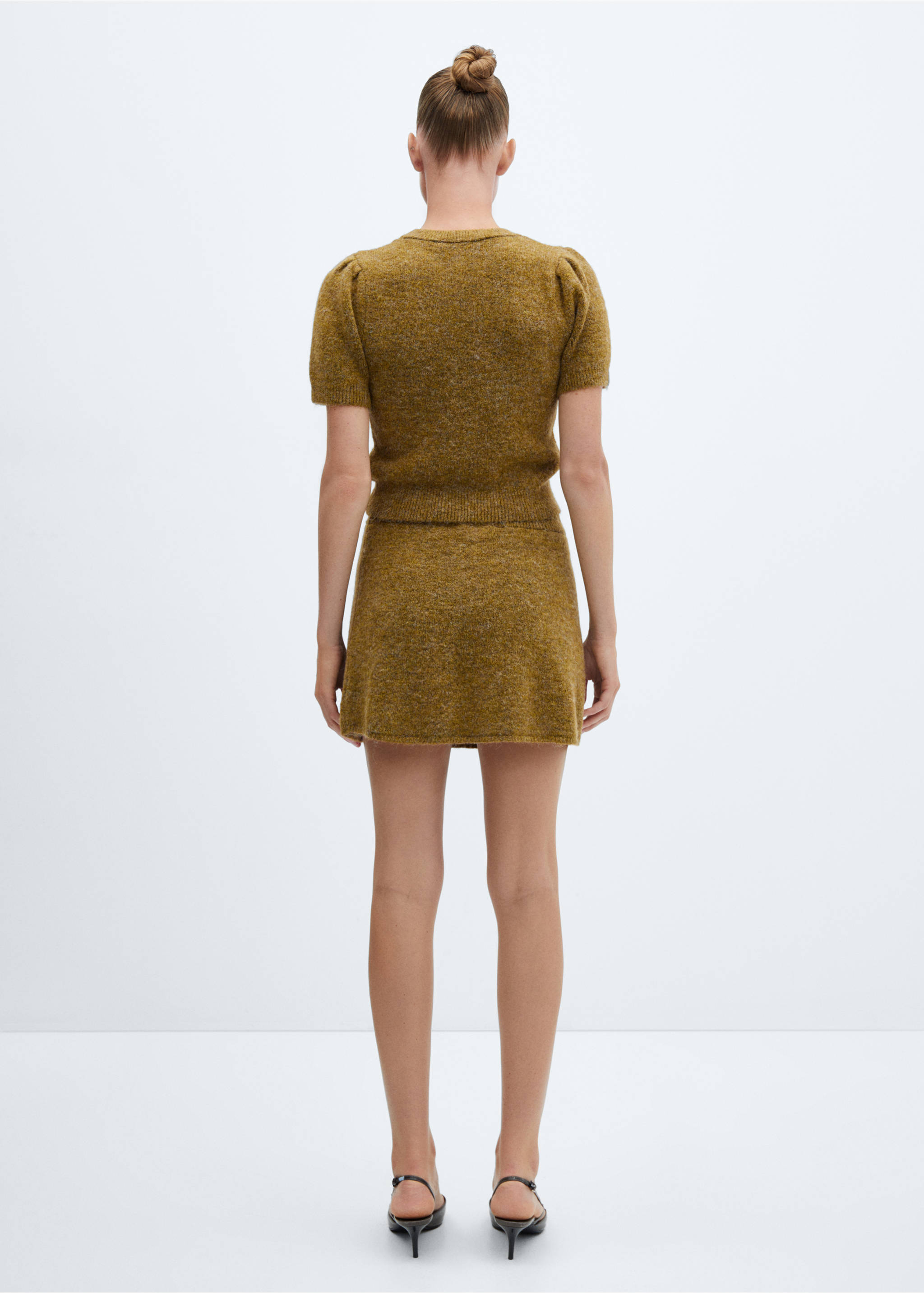 Knitted miniskirt - Reverse of the article, Olive Green. Ref: 57025809-00.