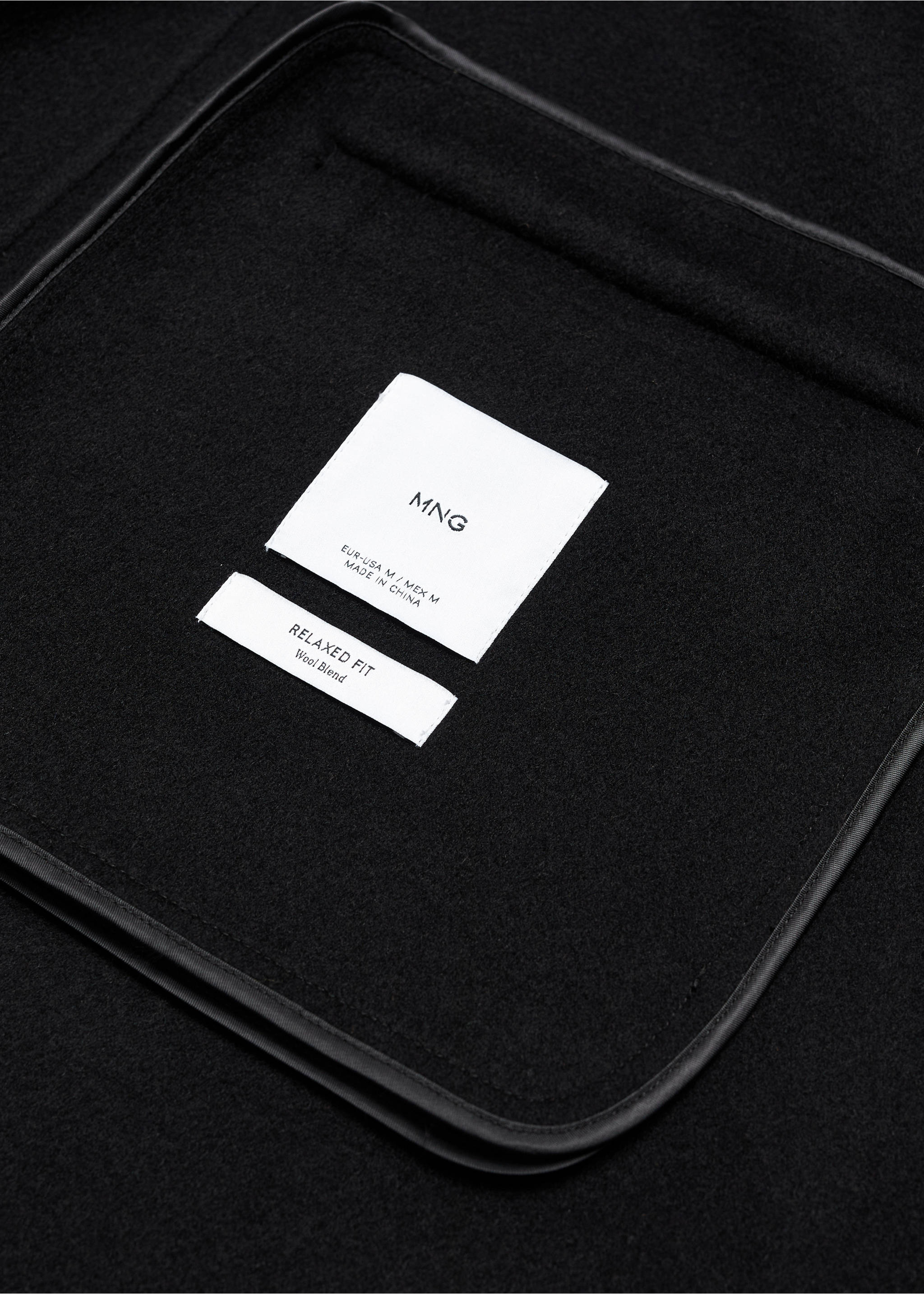 Manteau croisé fait main laine recyclée - Détail de l'article 8, Noir. Ref: 57025951-00.