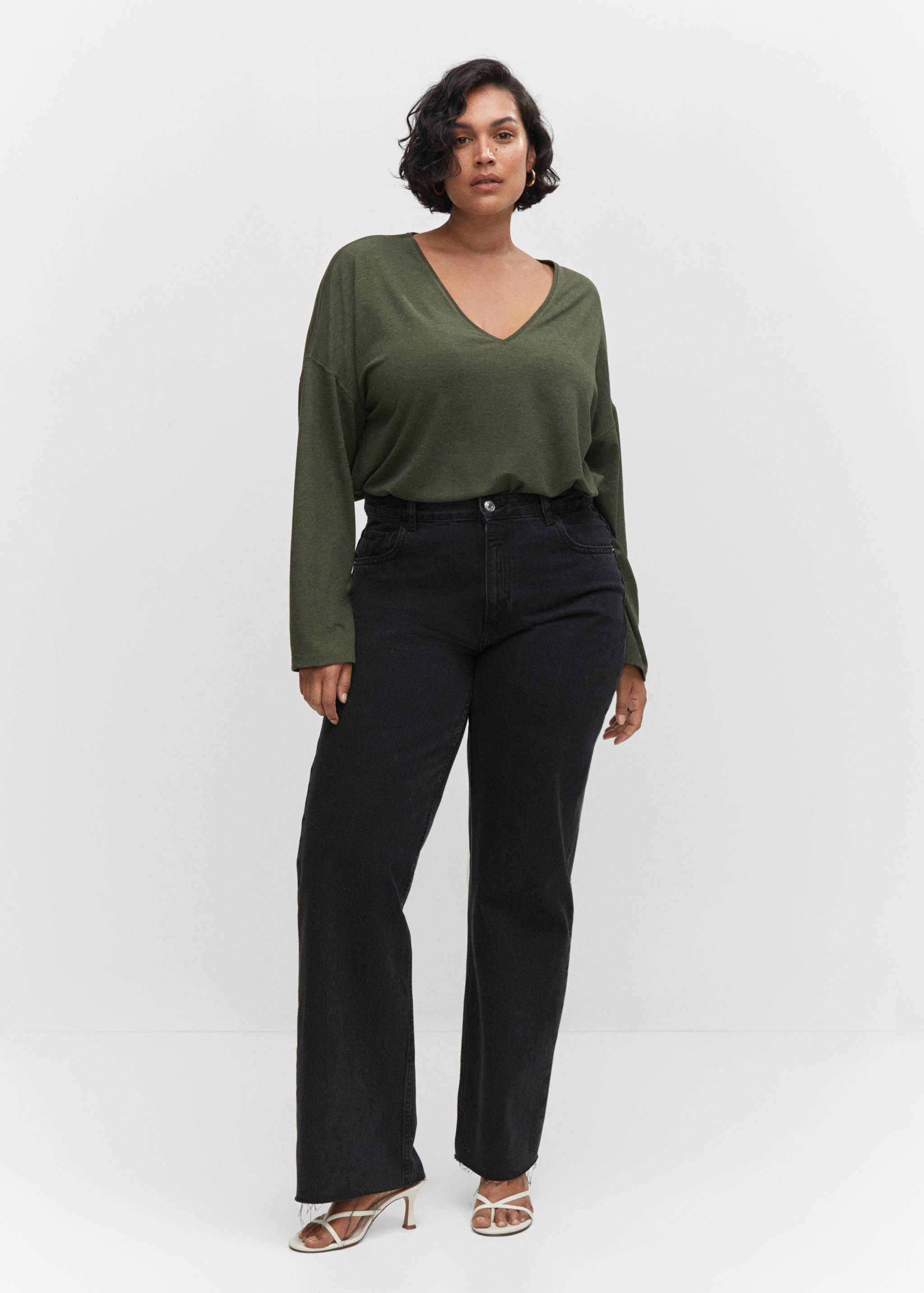 Long-sleeved V-neck T-shirt - Details of the article 3