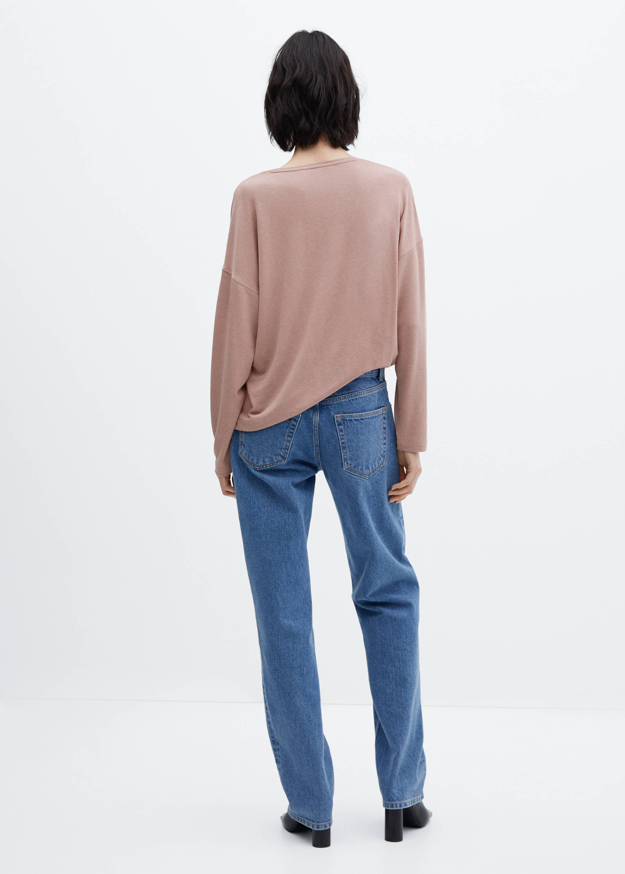 Long-sleeved V-neck T-shirt - Reverse of the article