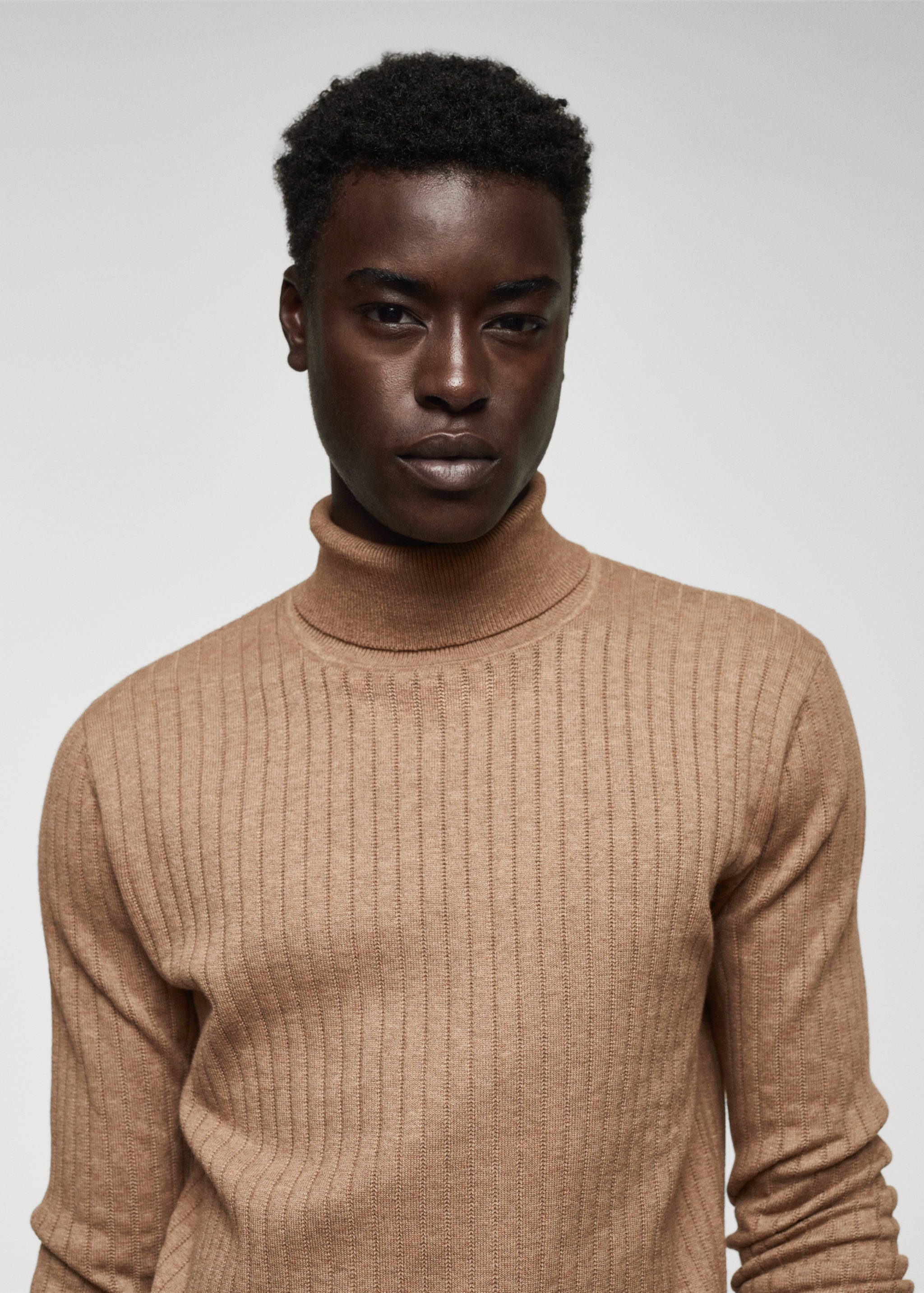 Rolled neck cable sweater - Details of the article 1