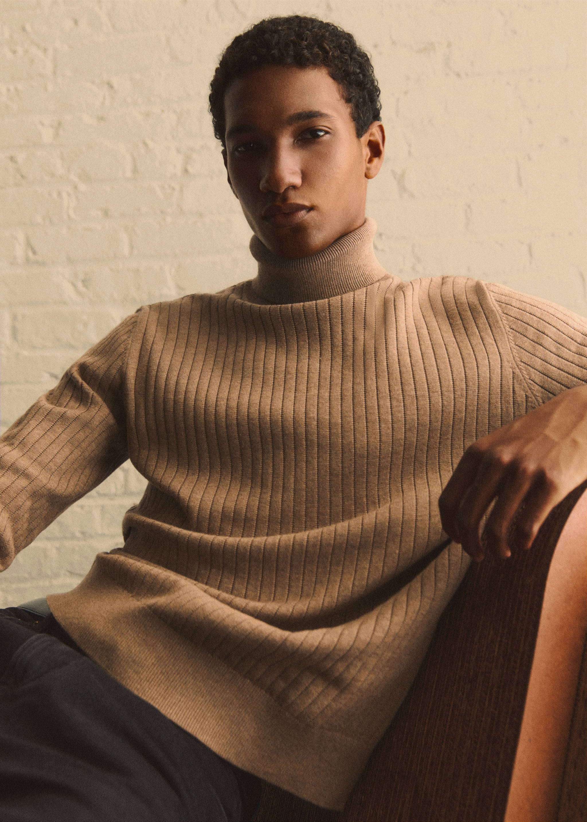 Rolled neck cable sweater - Details of the article 5