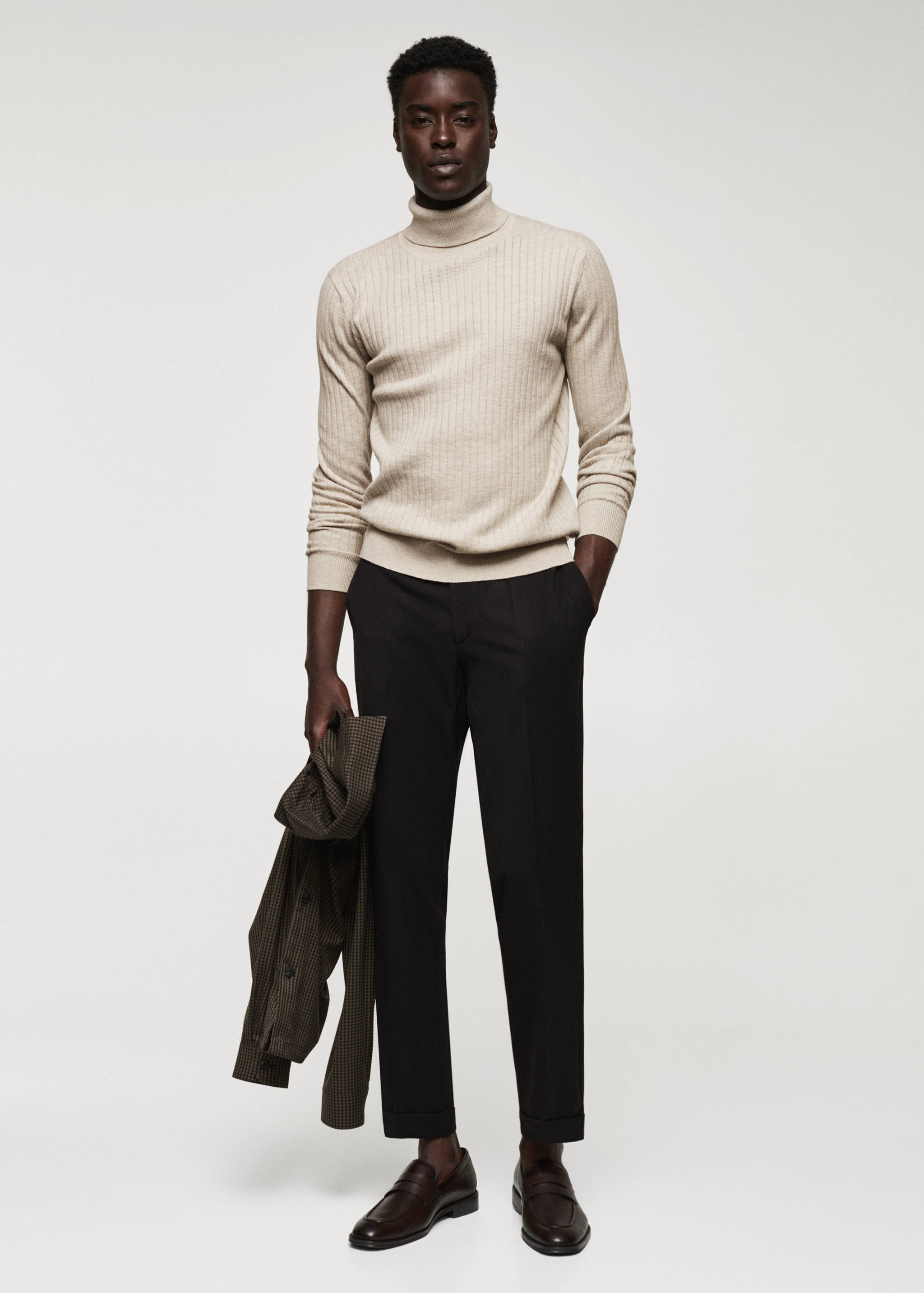 Rolled neck cable sweater - General plane