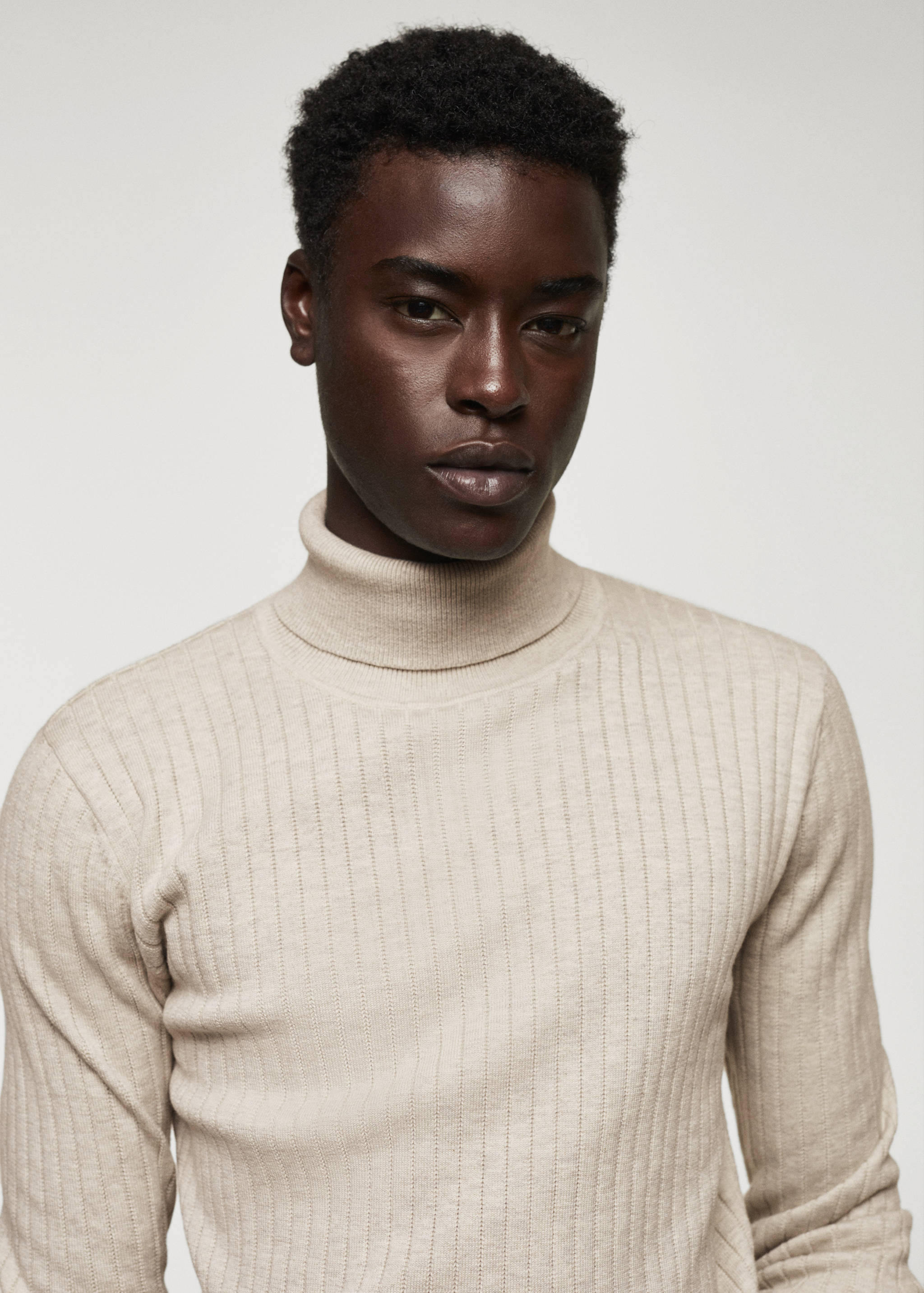 Rolled neck cable sweater - Details of the article 1
