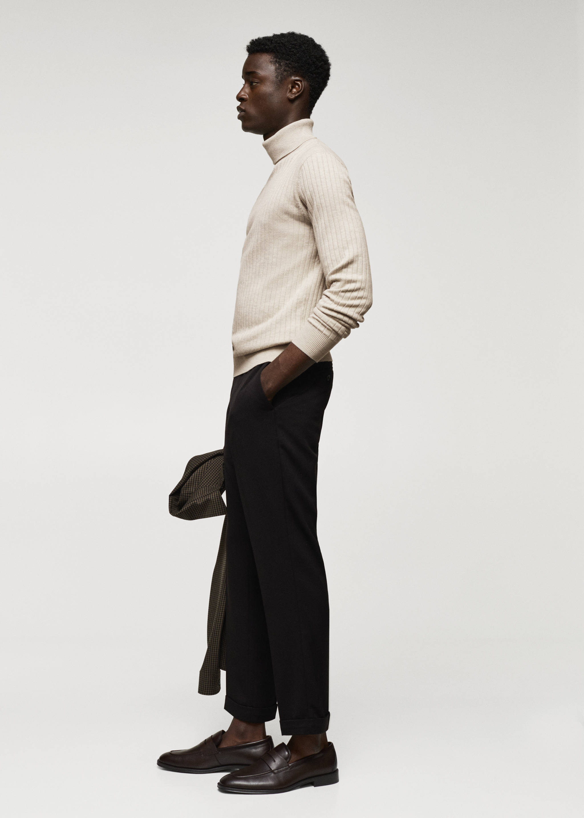 Rolled neck cable sweater - Details of the article 2