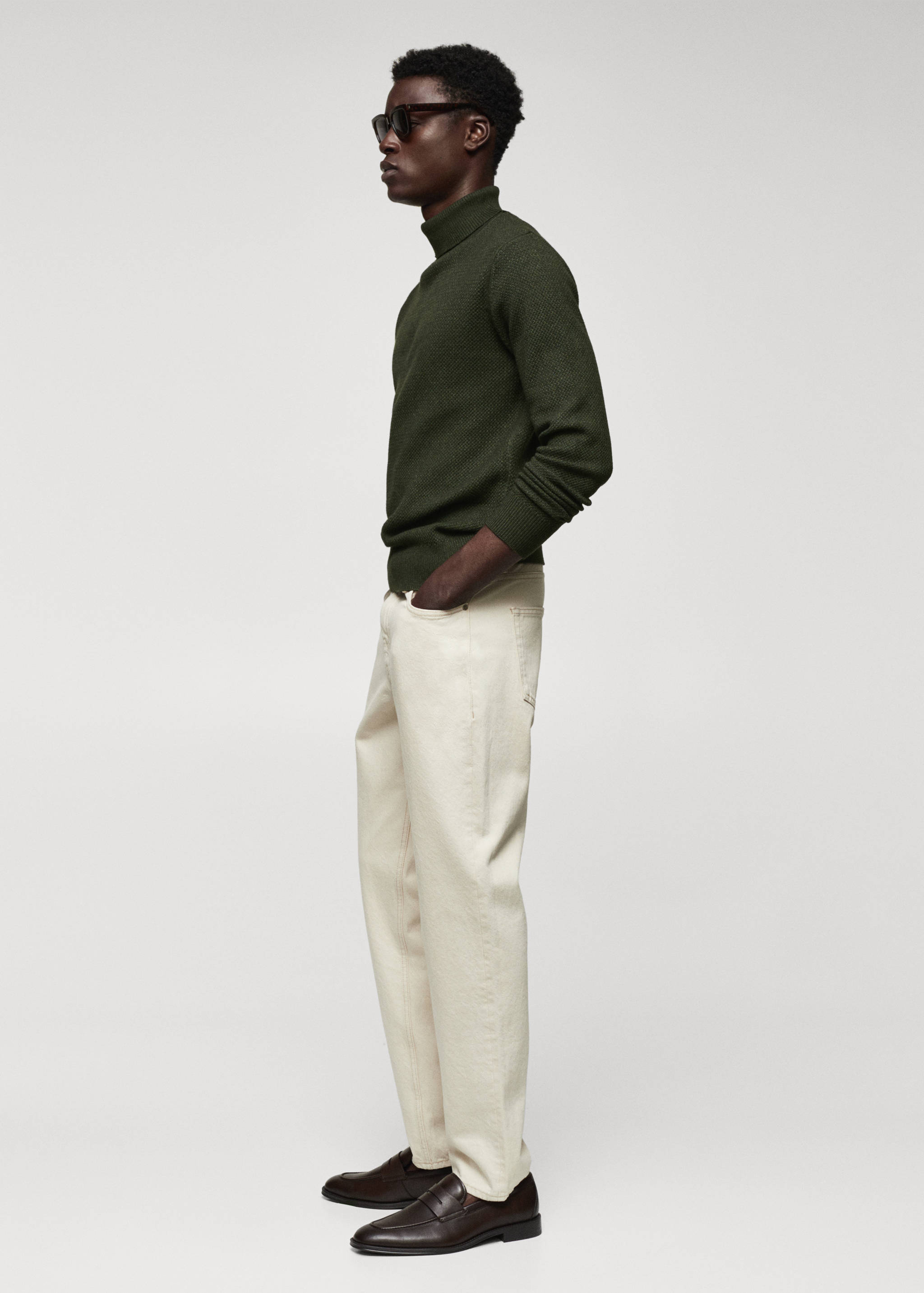 Twisted turtleneck sweater - Details of the article 2