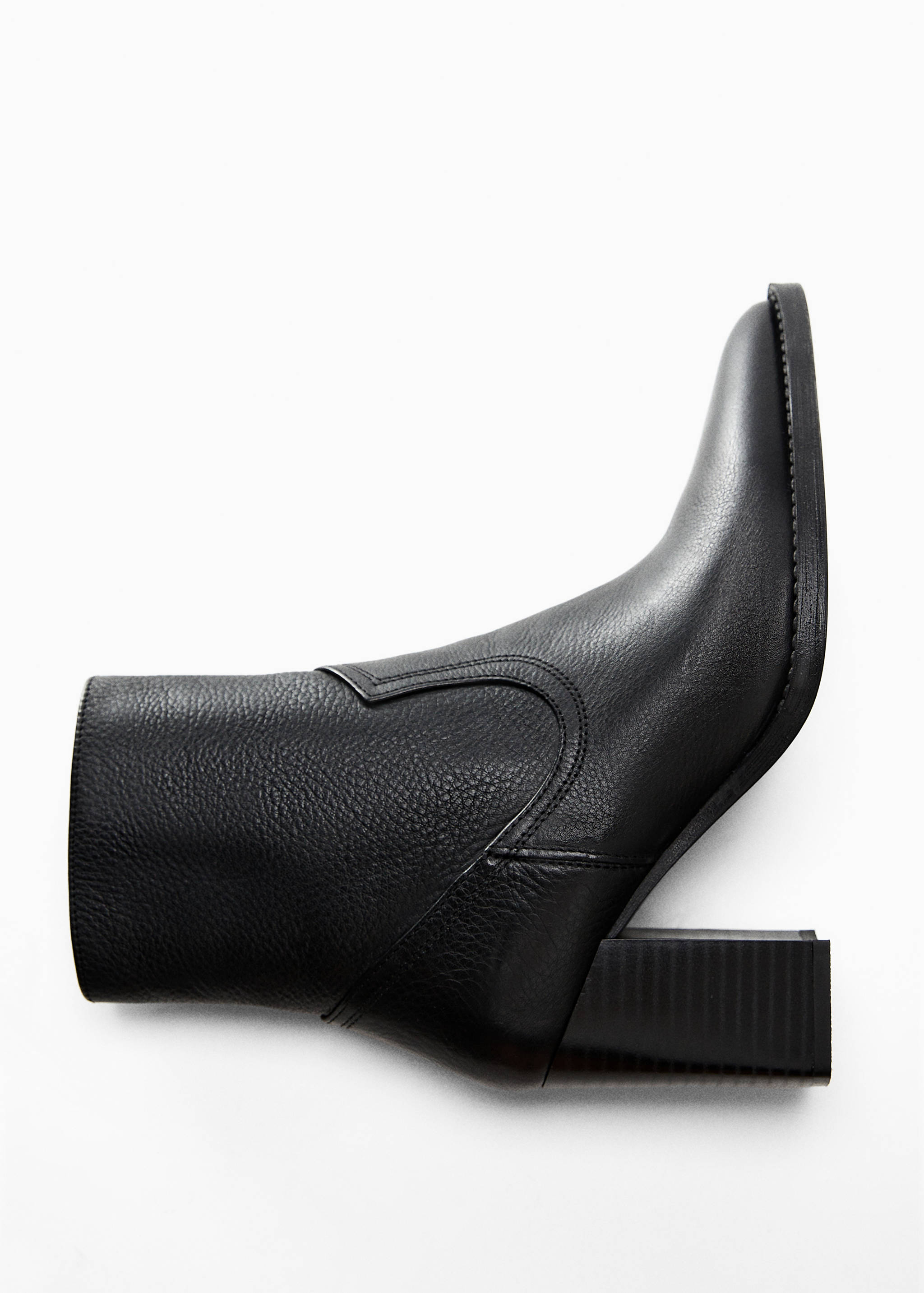 Leather ankle boots with block heel - Details of the article 5