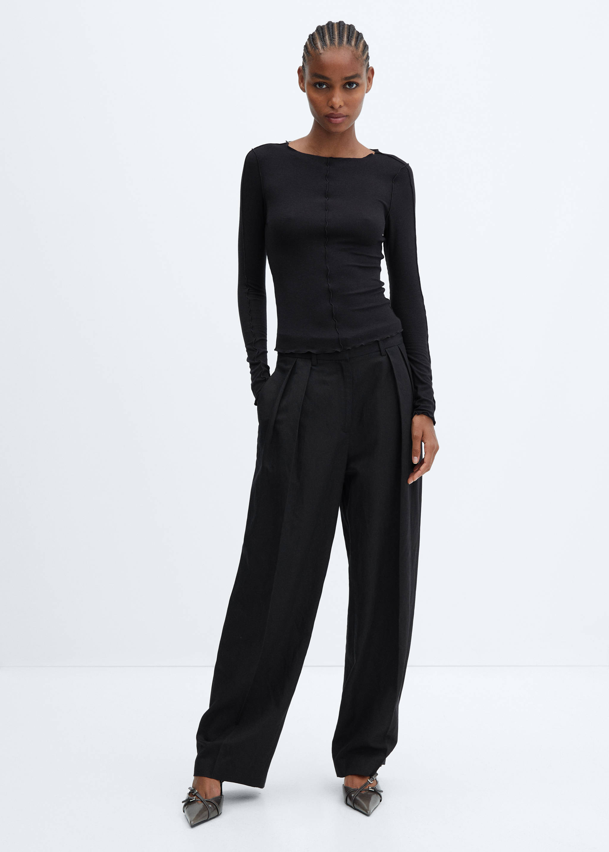 Geripptes T-Shirt mit Ziernaht - Allgemeine Ansicht