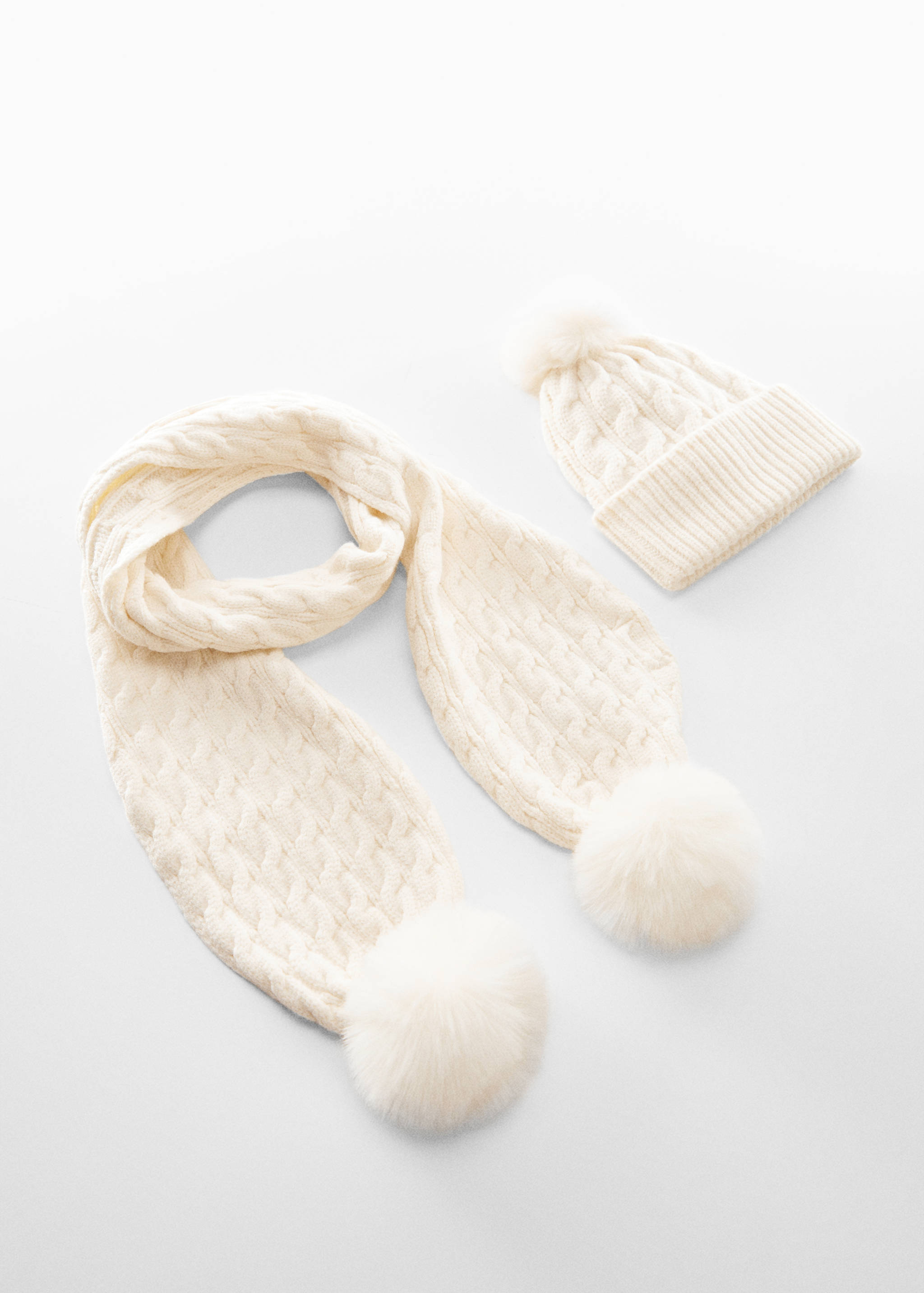 Strickschal mit Pompon - Detail des Artikels 1