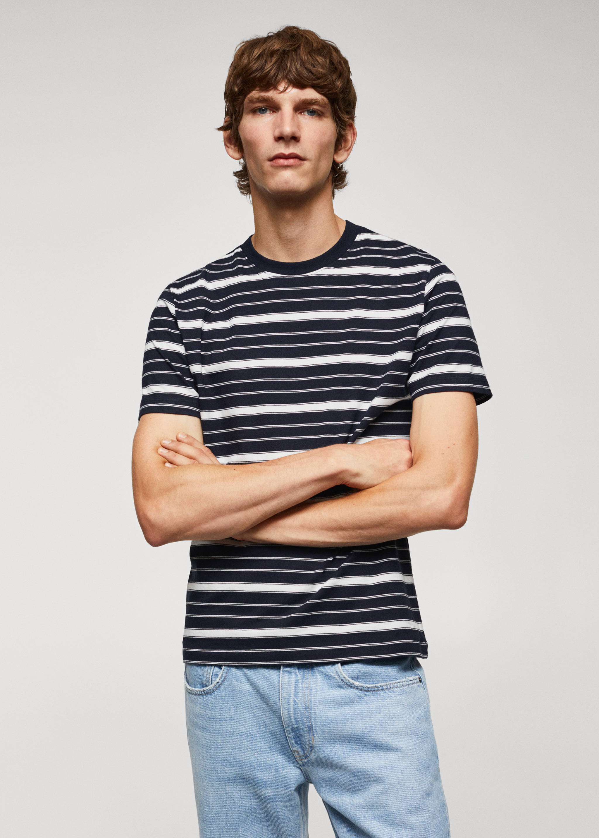 Gestreiftes T-Shirt aus 100 % Baumwolle - Mittlere Ansicht