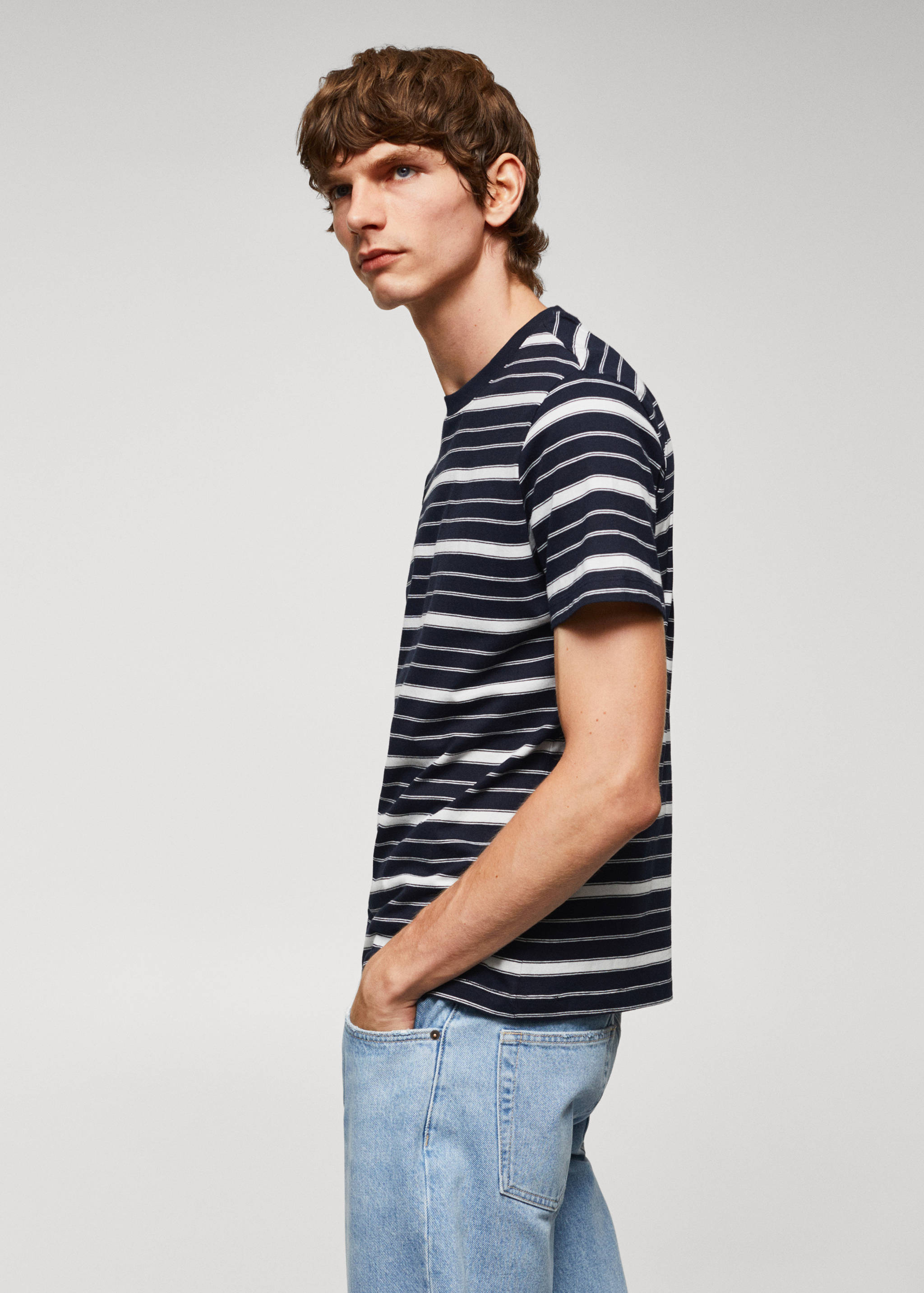 Gestreiftes T-Shirt aus 100 % Baumwolle - Detail des Artikels 2