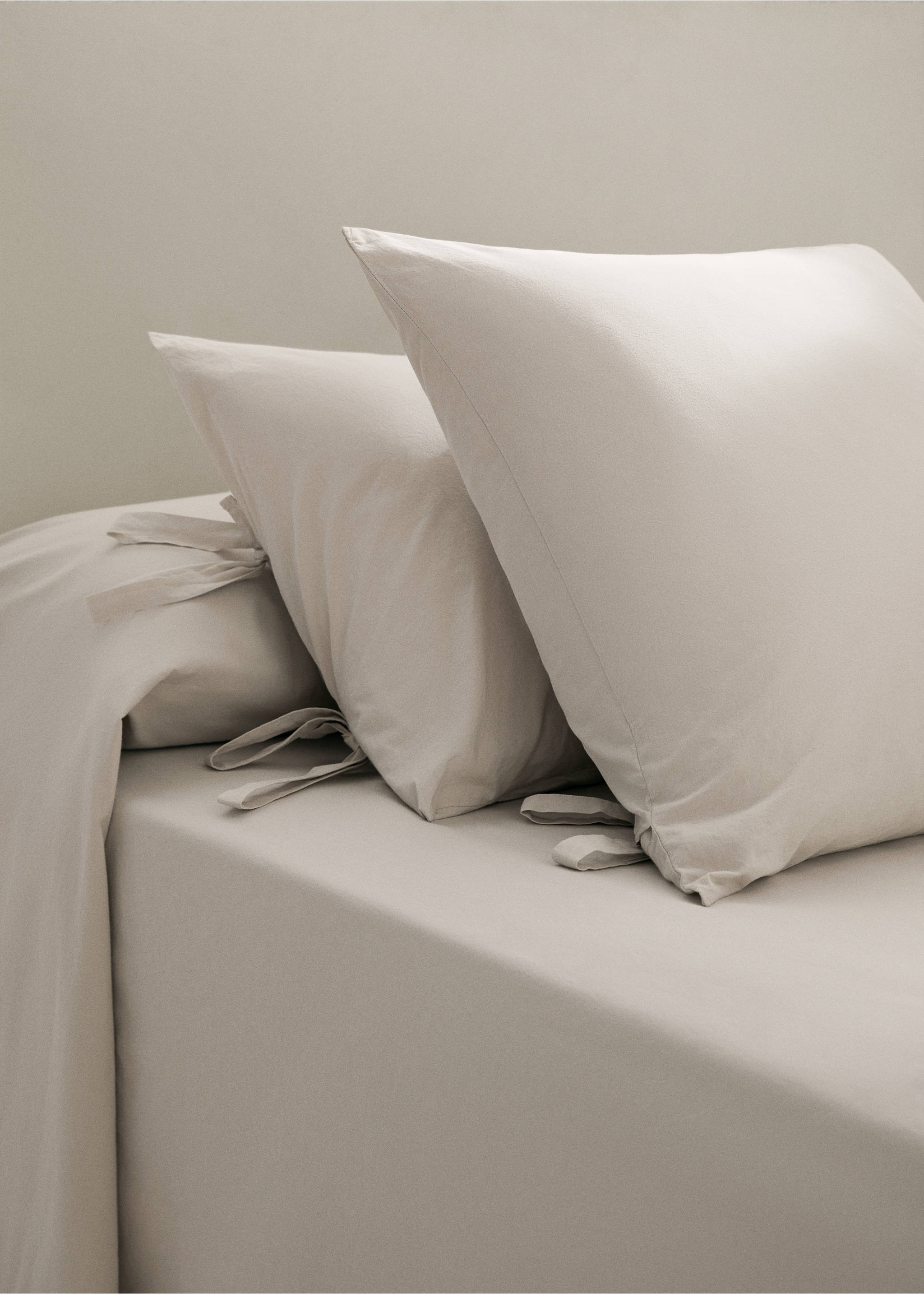 Washed cotton pillowcase 60x60cm - General plane, Beige. Ref: 57026322-00.