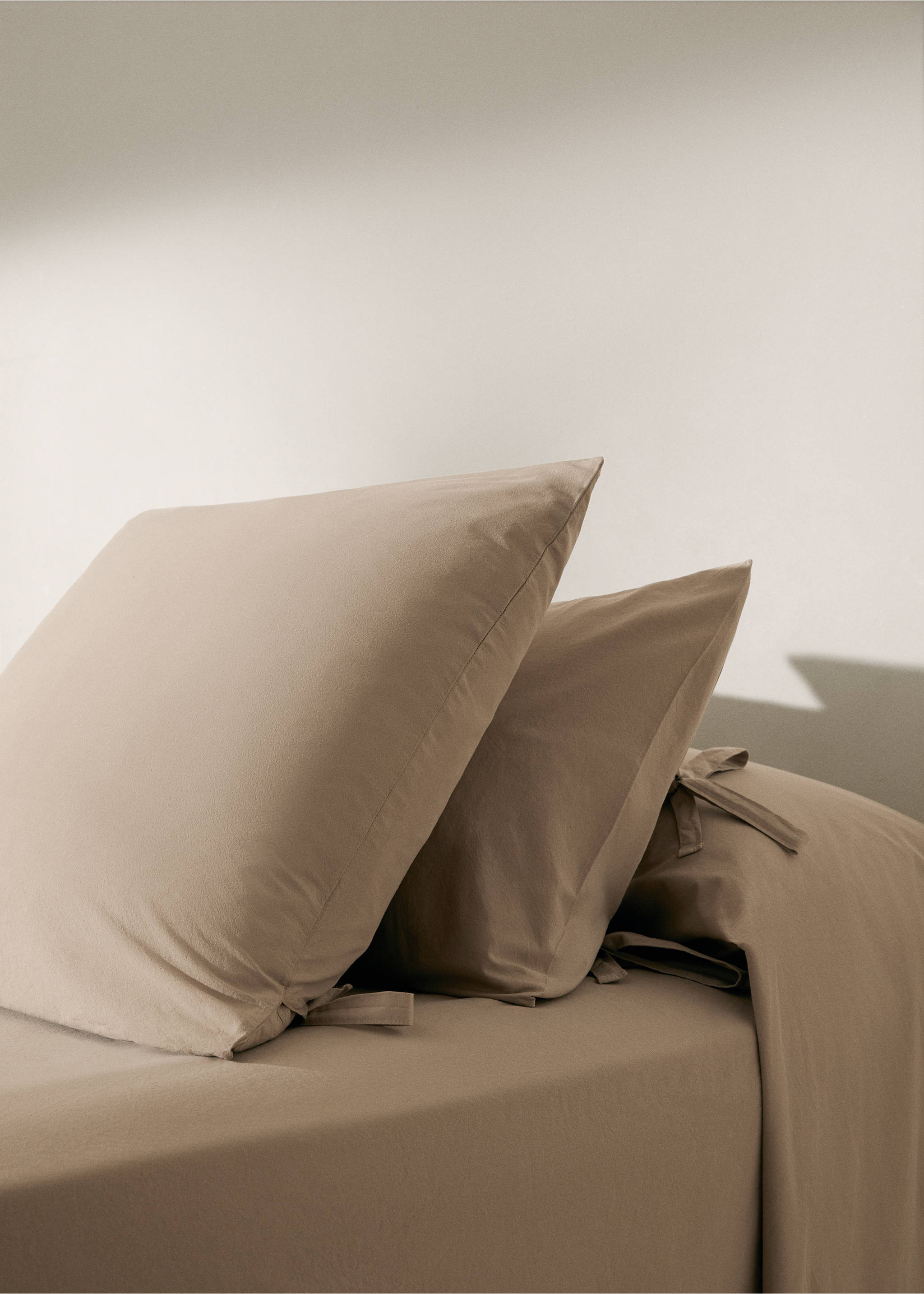Washed cotton pillowcase 60x60cm - General plane, Medium Brown. Ref: 57026322-00.