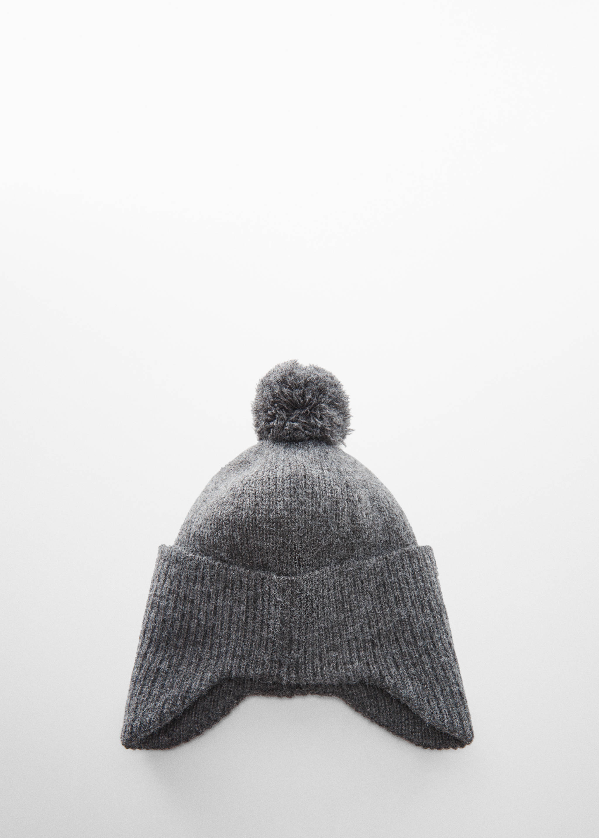 Pom pom cable-knit beanie - Article without model