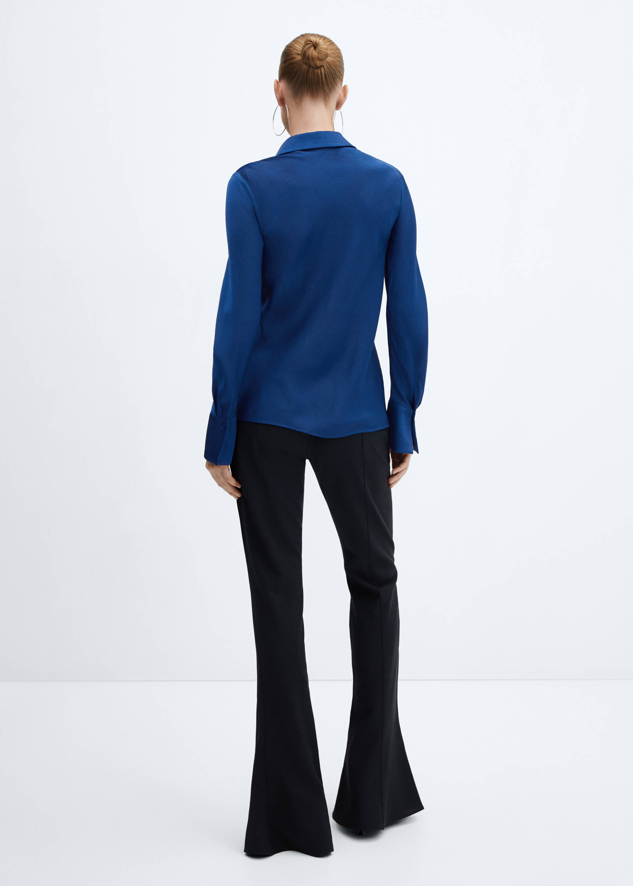 Hemd mit satinierter Textur - Rückseite des Artikels