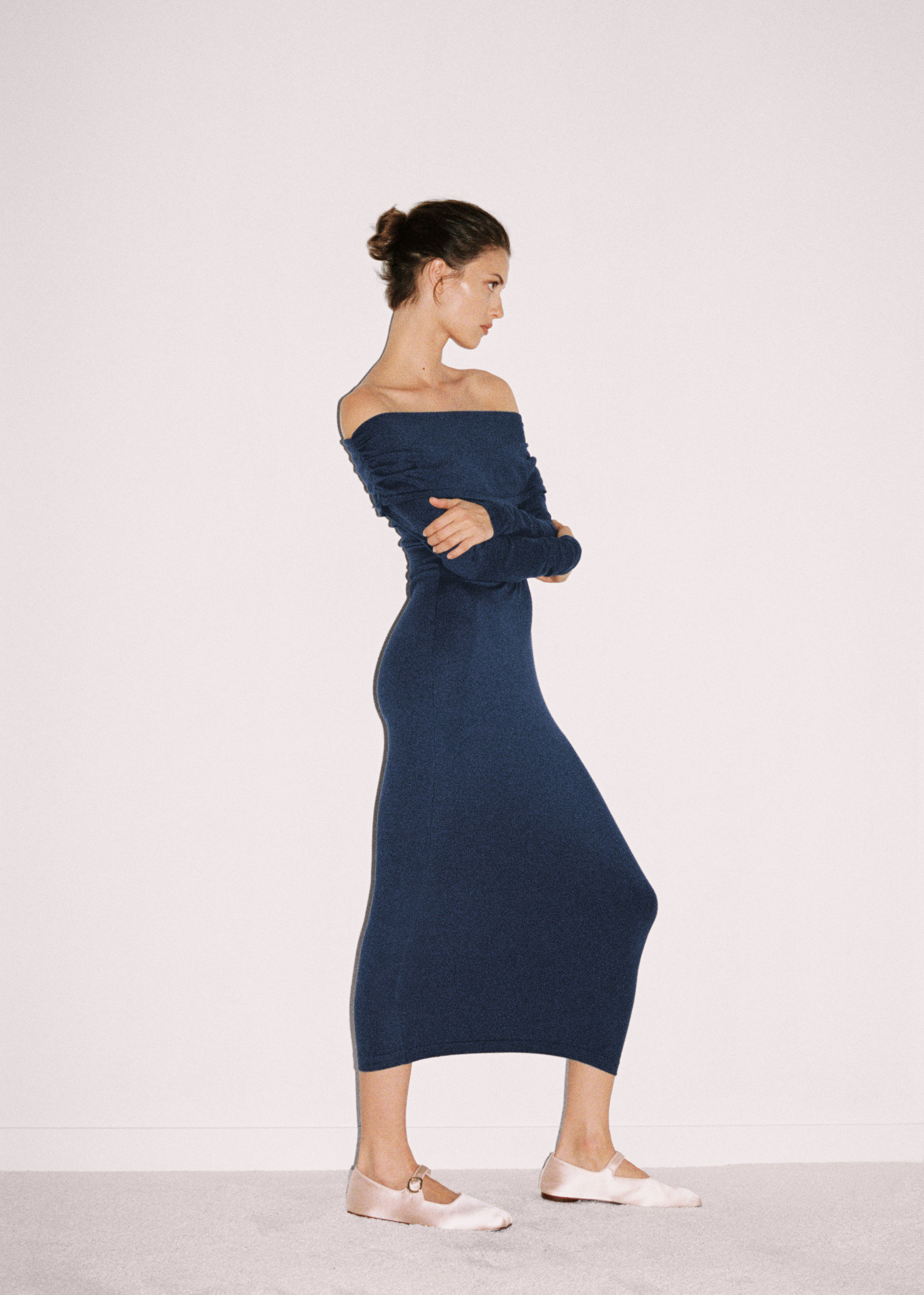 Off-the-shoulder draped dress - Details of the article 6