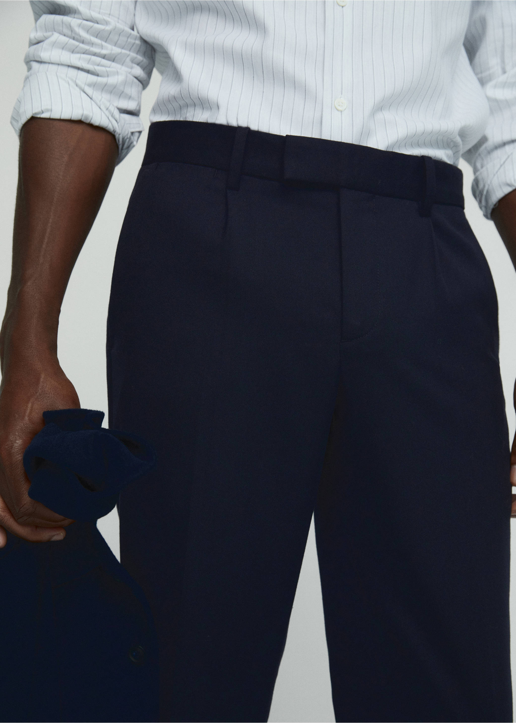 Pleat detail wool trousers - Details of the article 1, Navy. Ref: 57028266-00.