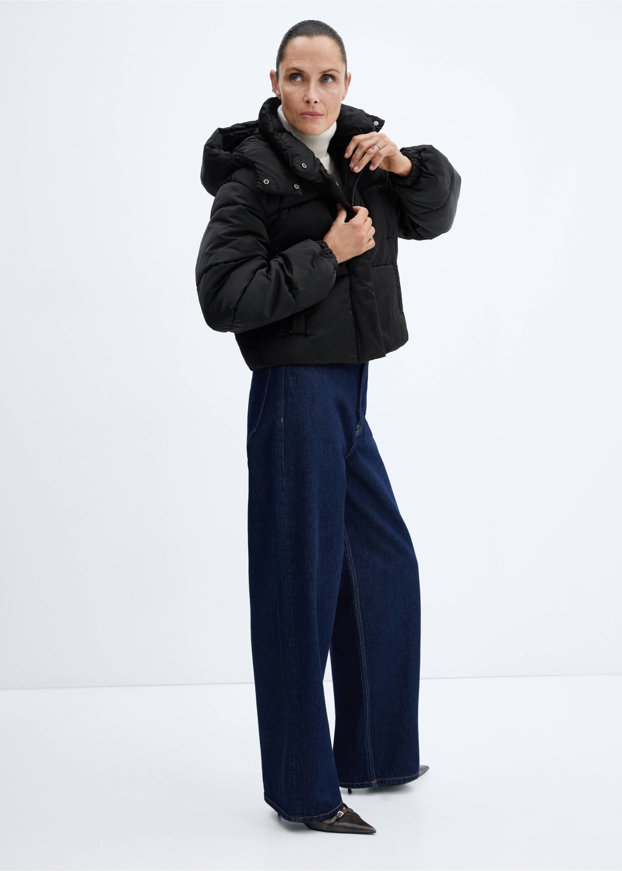 Short quilted anorak - Details of the article 2, Black. Ref: 57028268-00.