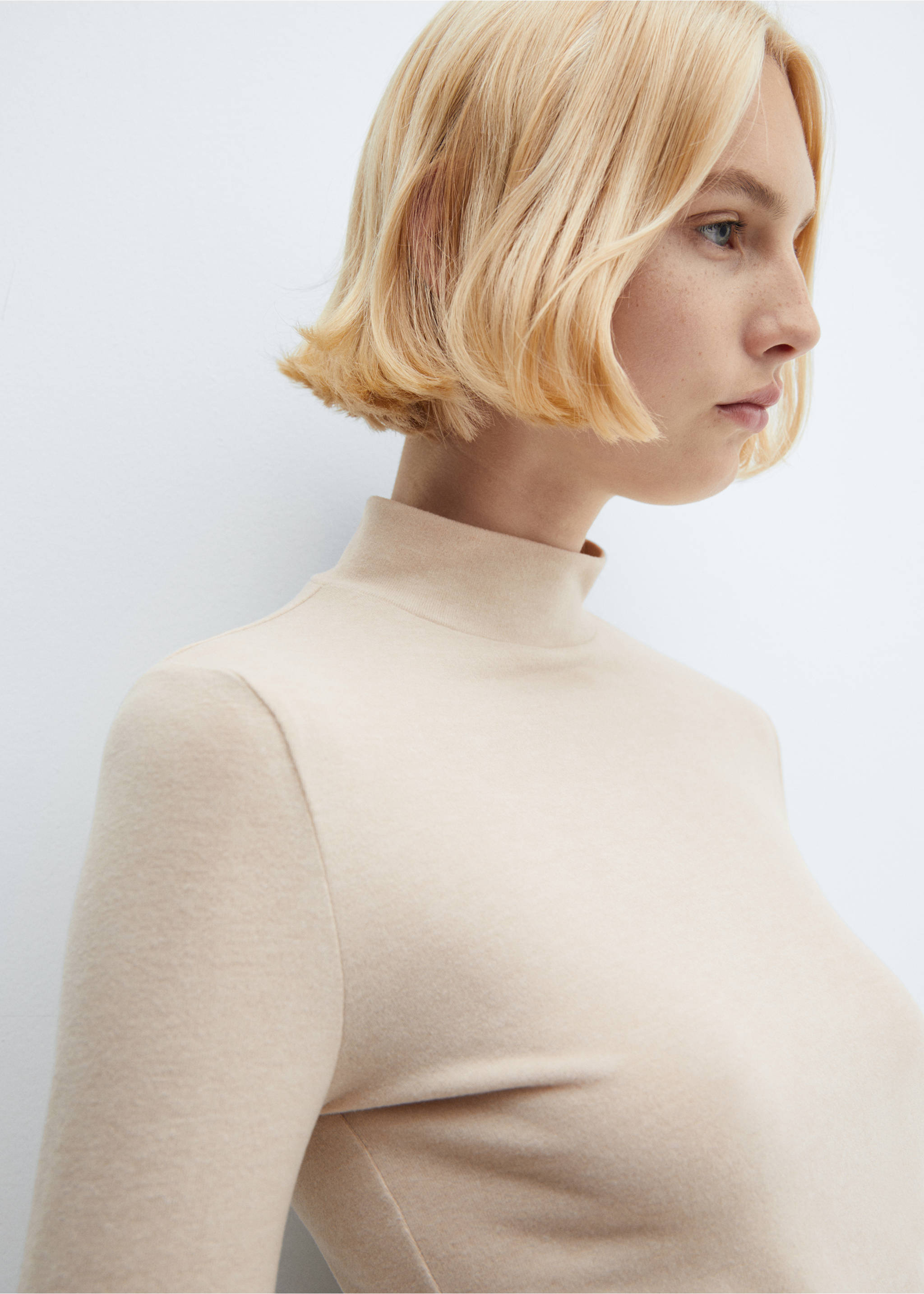 T-shirt manches longues col montant - Détail de l'article 1, Beige. Ref: 57028276-00.