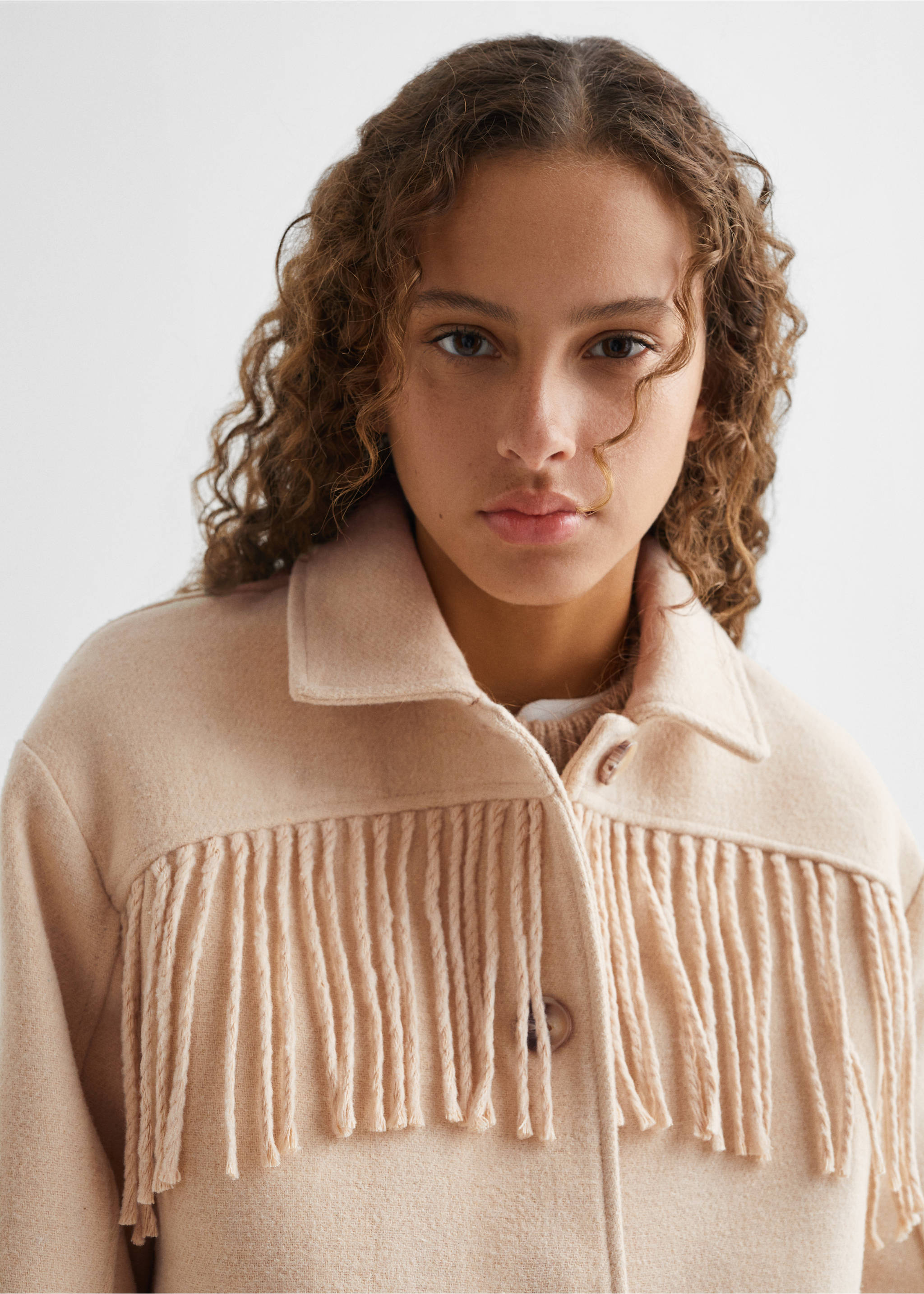 Wolljacke mit Fransen - Detail des Artikels 1, Ecru. Ref: 57028640-00.