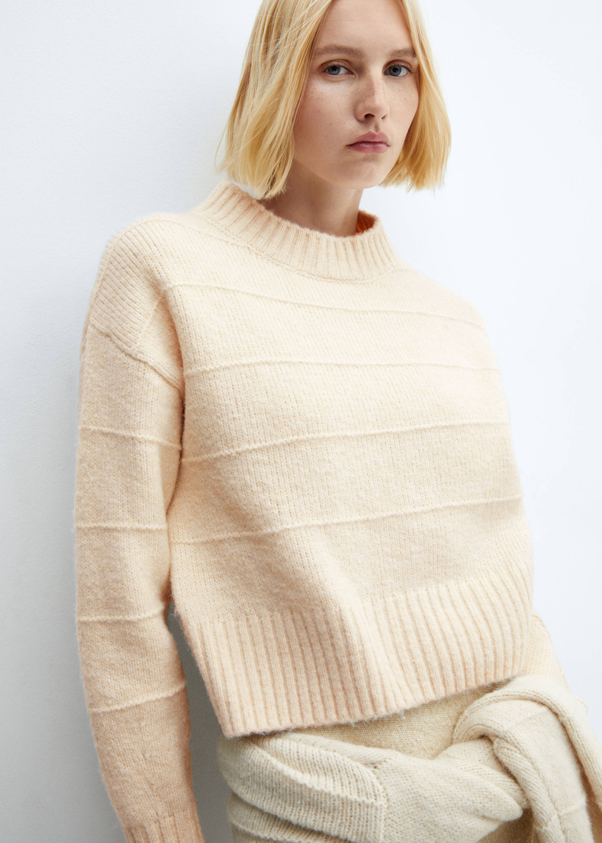 Pullover mit Ziernähten - Detail des Artikels 2