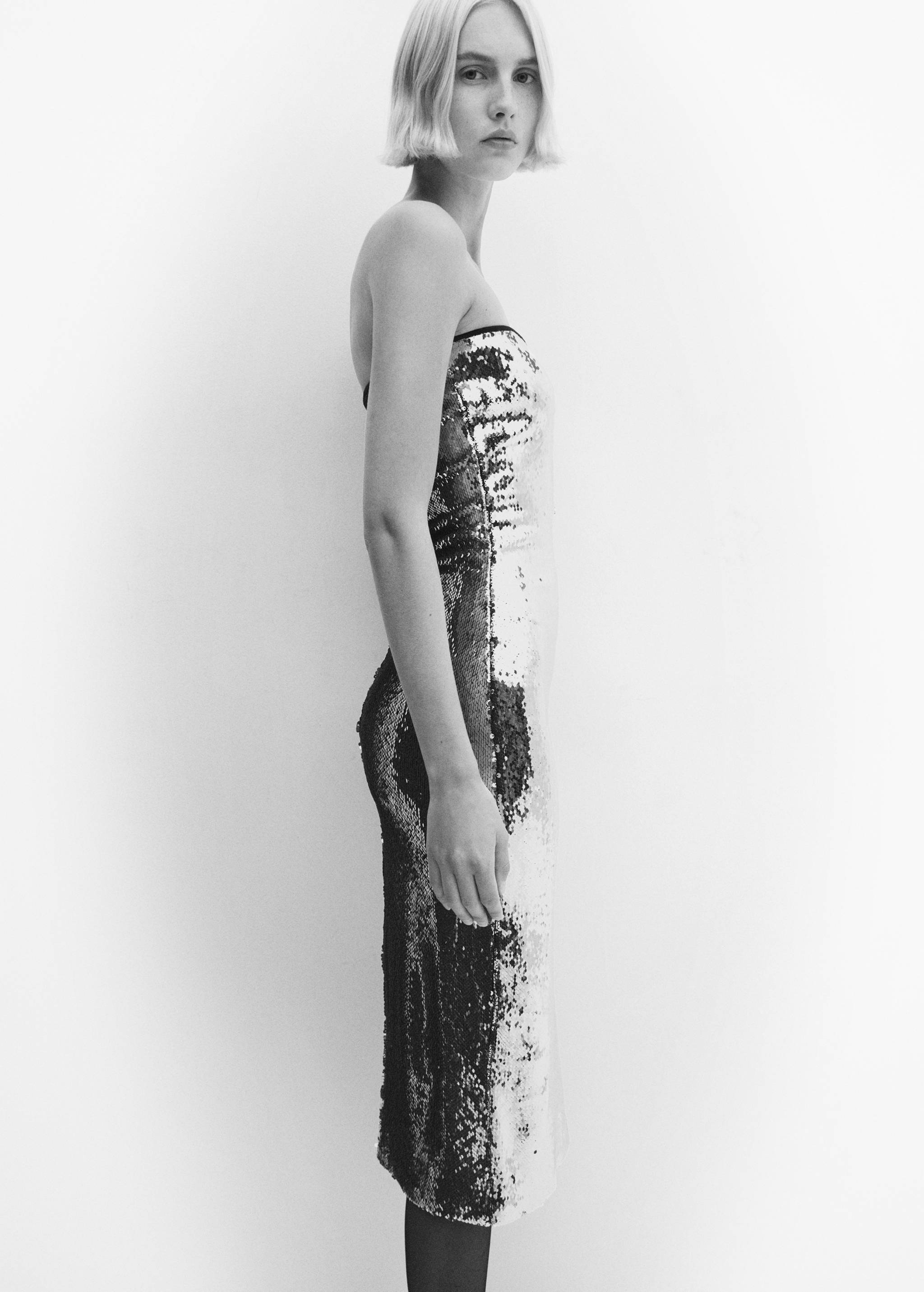 Axelbandslös paljettklänning - Detaljer om artikeln 2