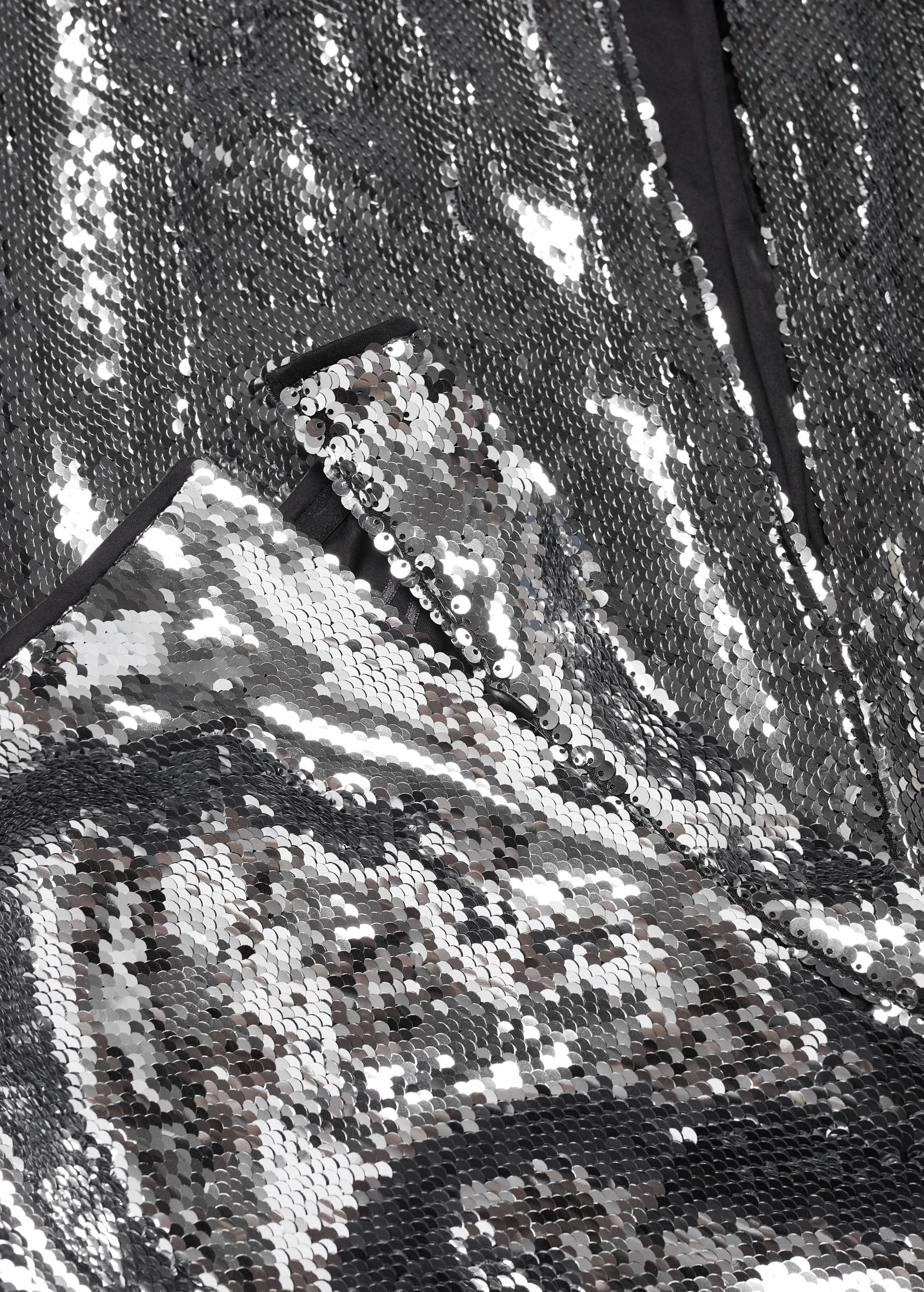 Axelbandslös paljettklänning - Detaljer om artikeln 8