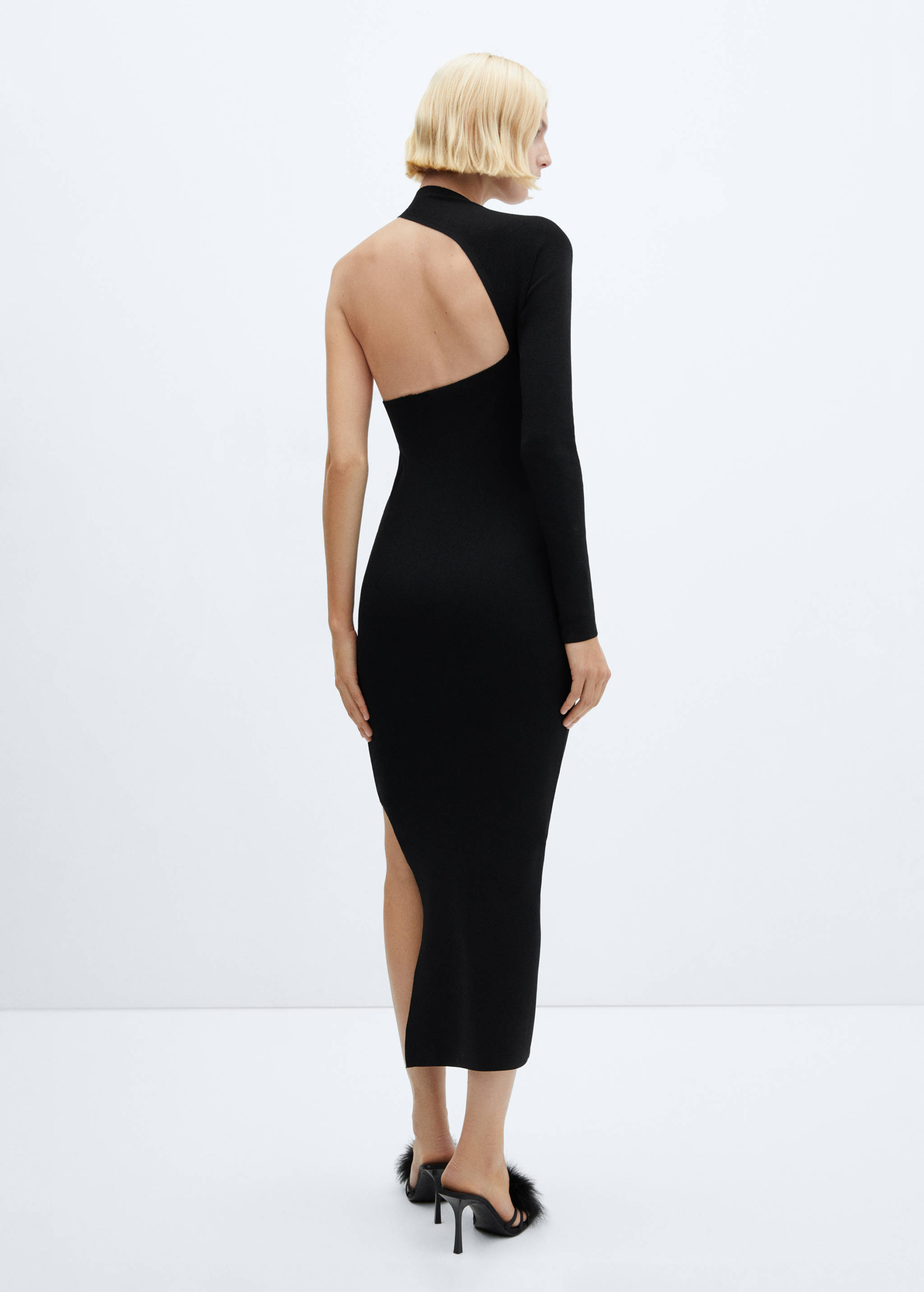 Asymmetrical dress with slit - Reverse of the article