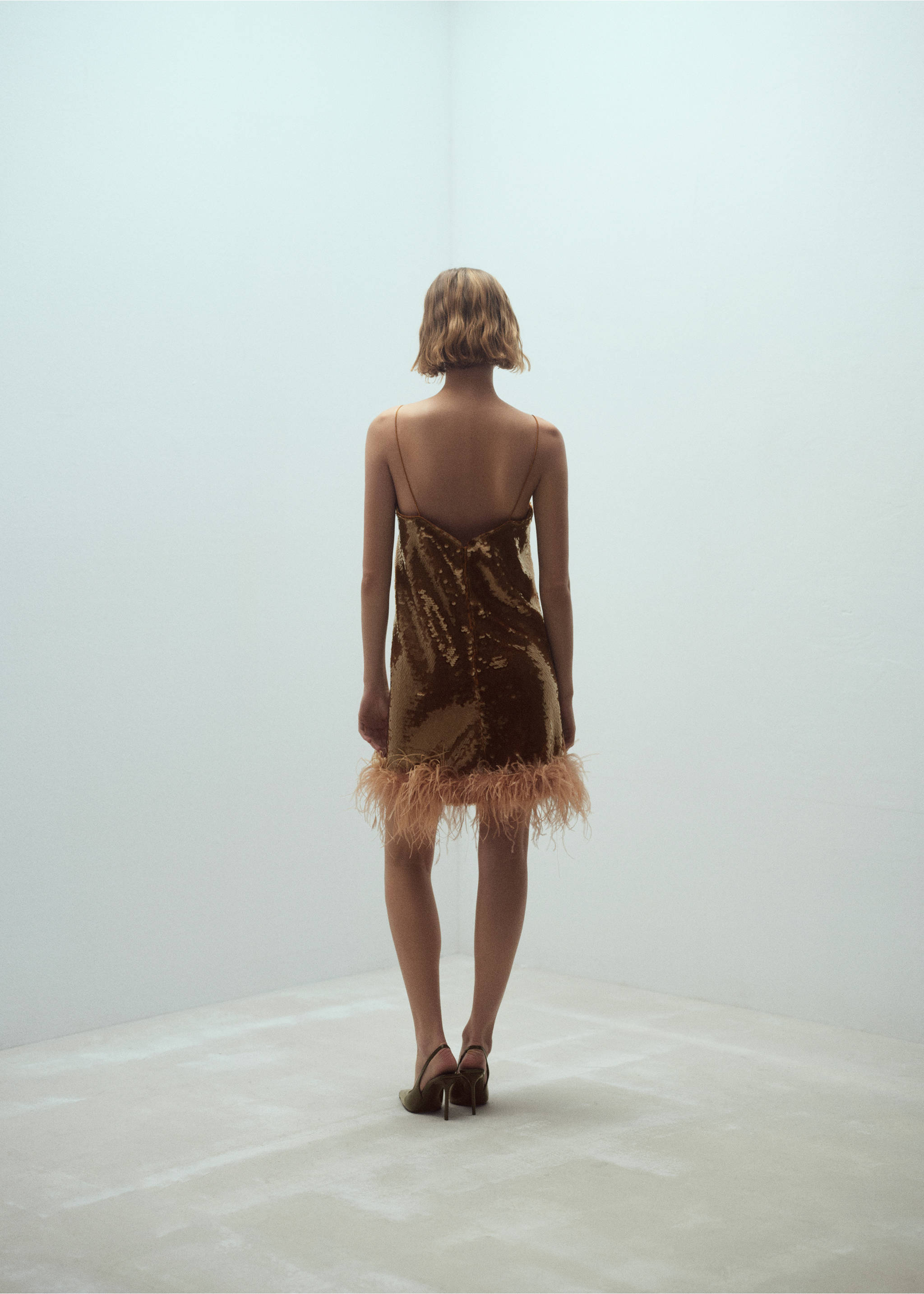 Sequin dress with fringe detail - Reverse of the article, Caramel. Ref: 57029124-00.