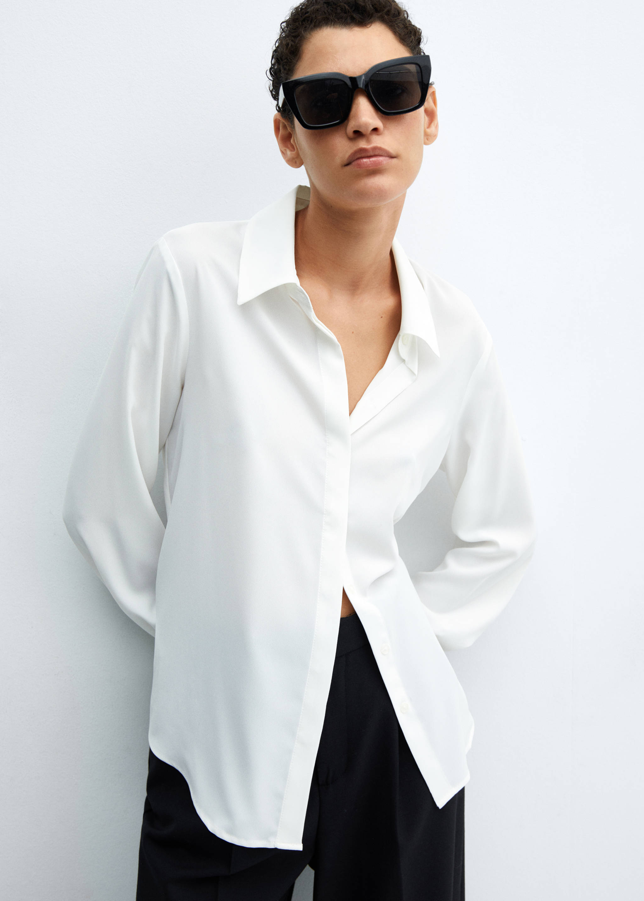 Regular flowy shirt - Details of the article 2