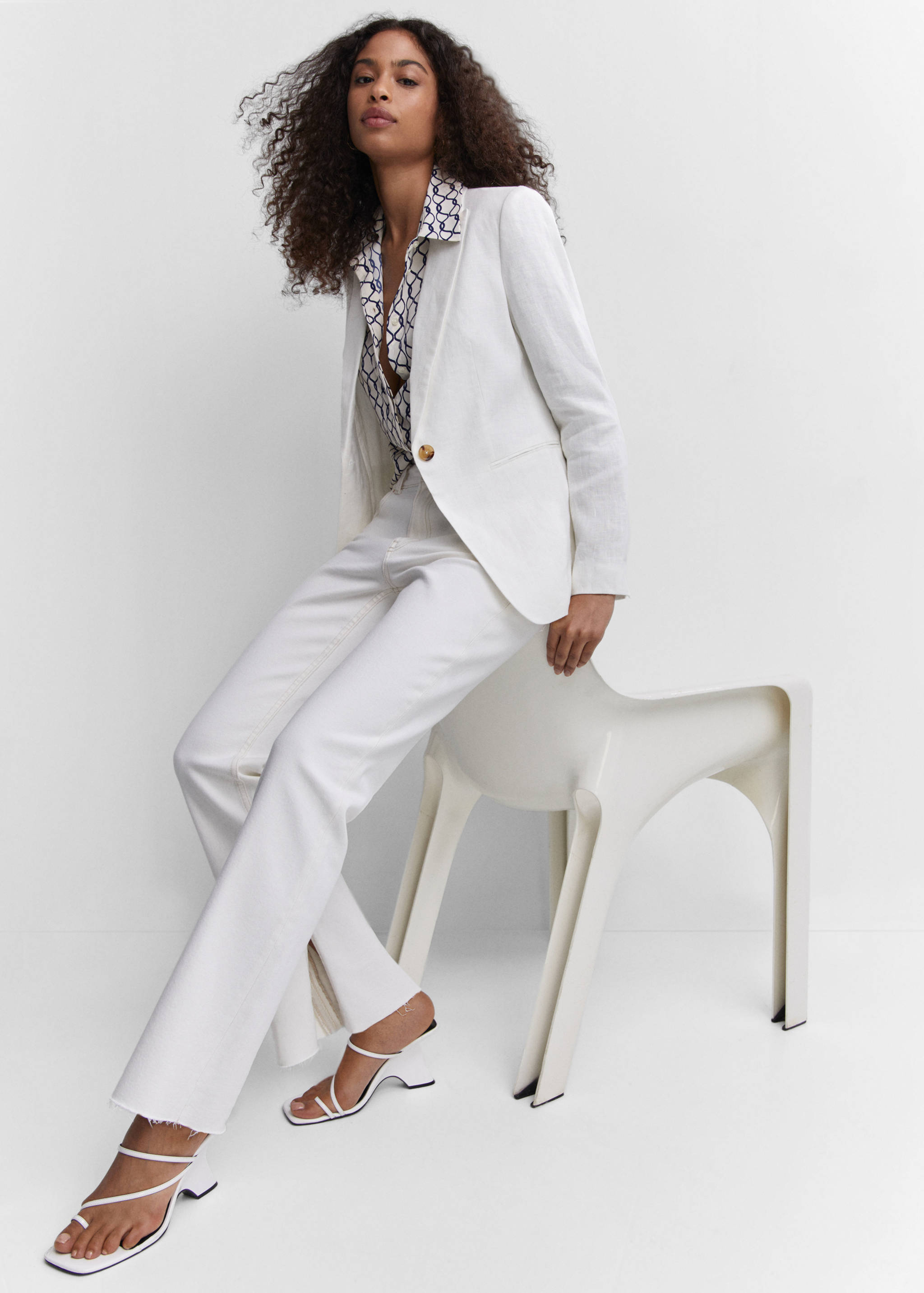 Regular flowy shirt - Details of the article 2