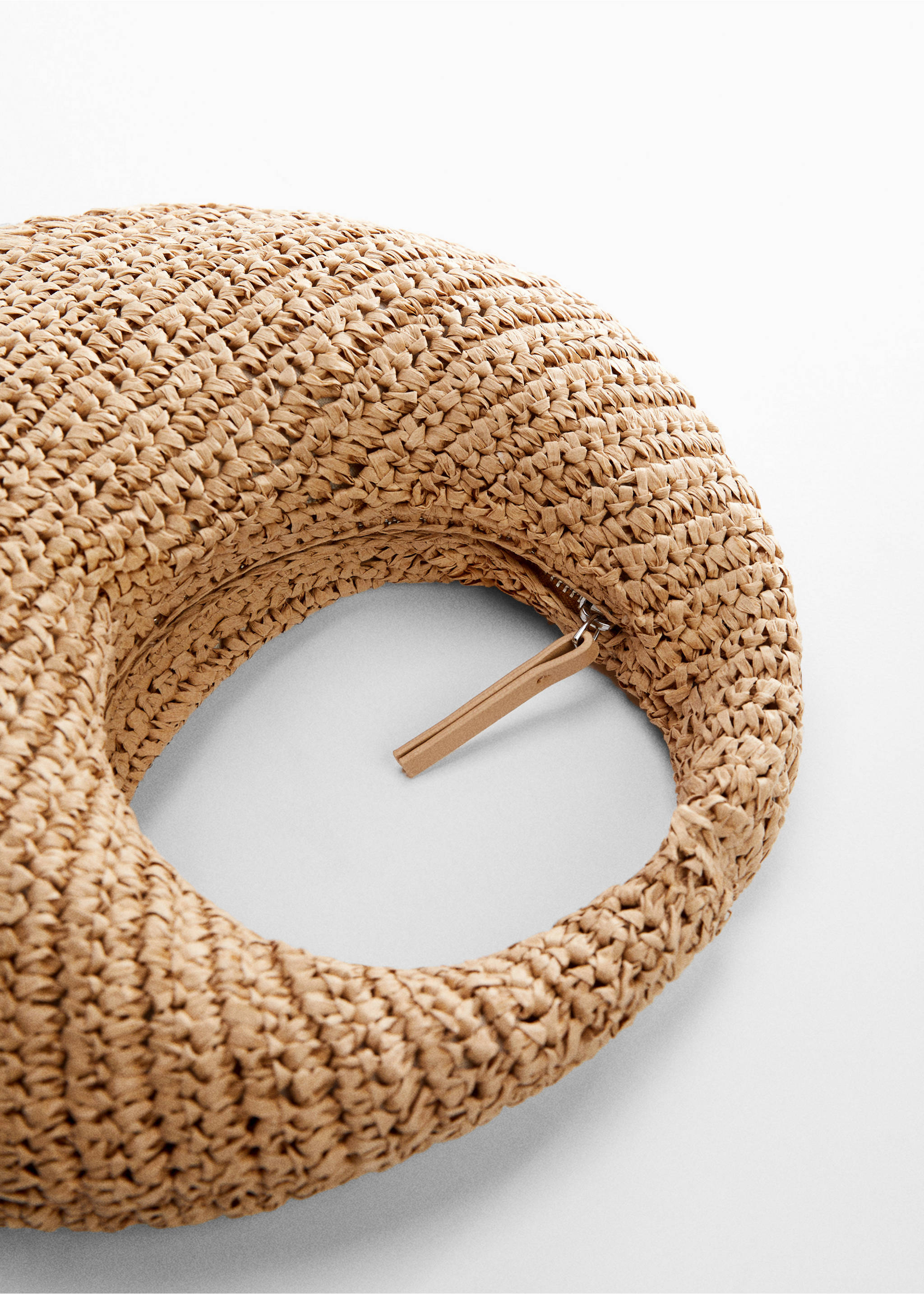 Round natural fibre bag - Details of the article 1, Beige. Ref: 57030033-00.
