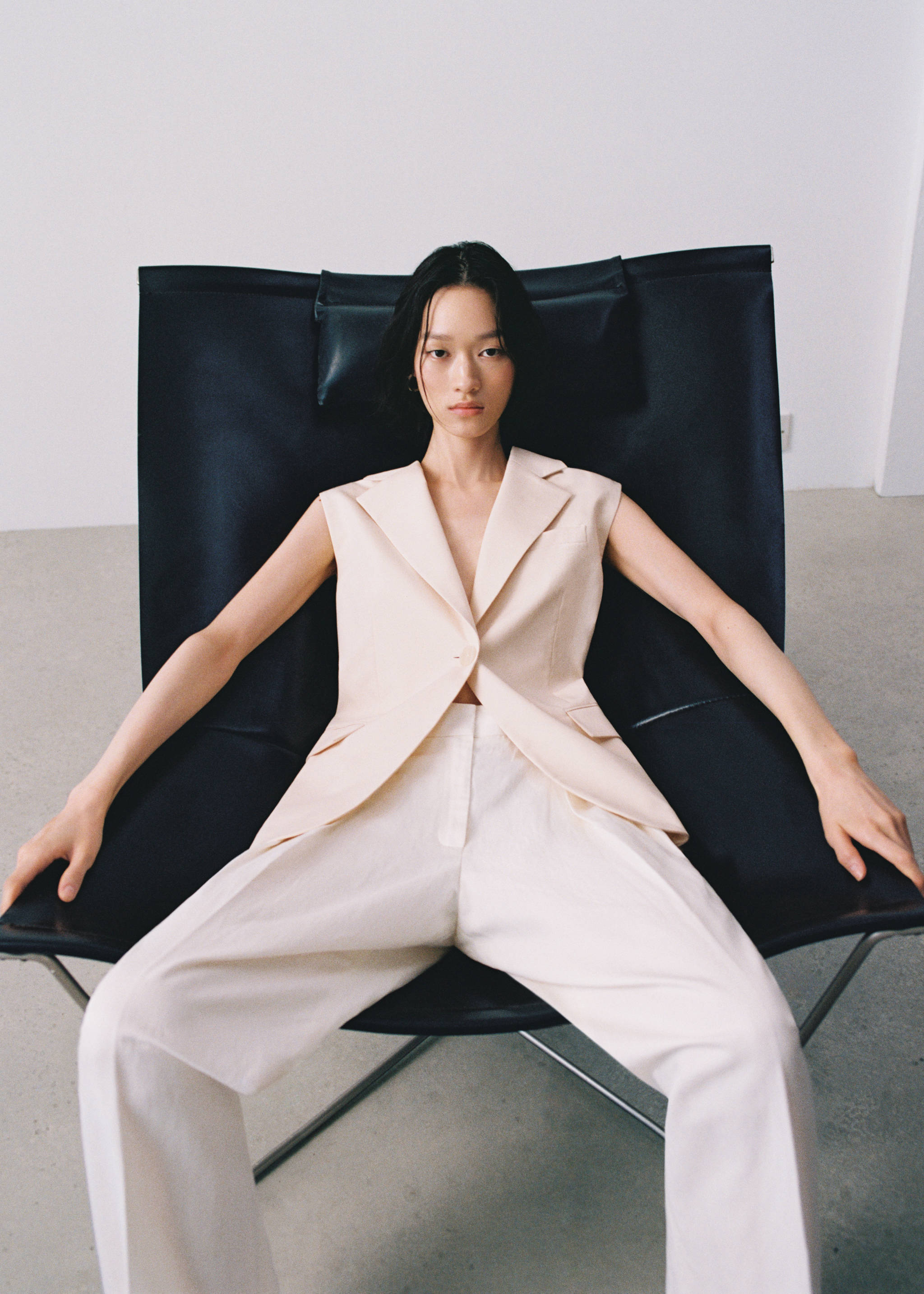 Long vest with pockets - Details of the article 6